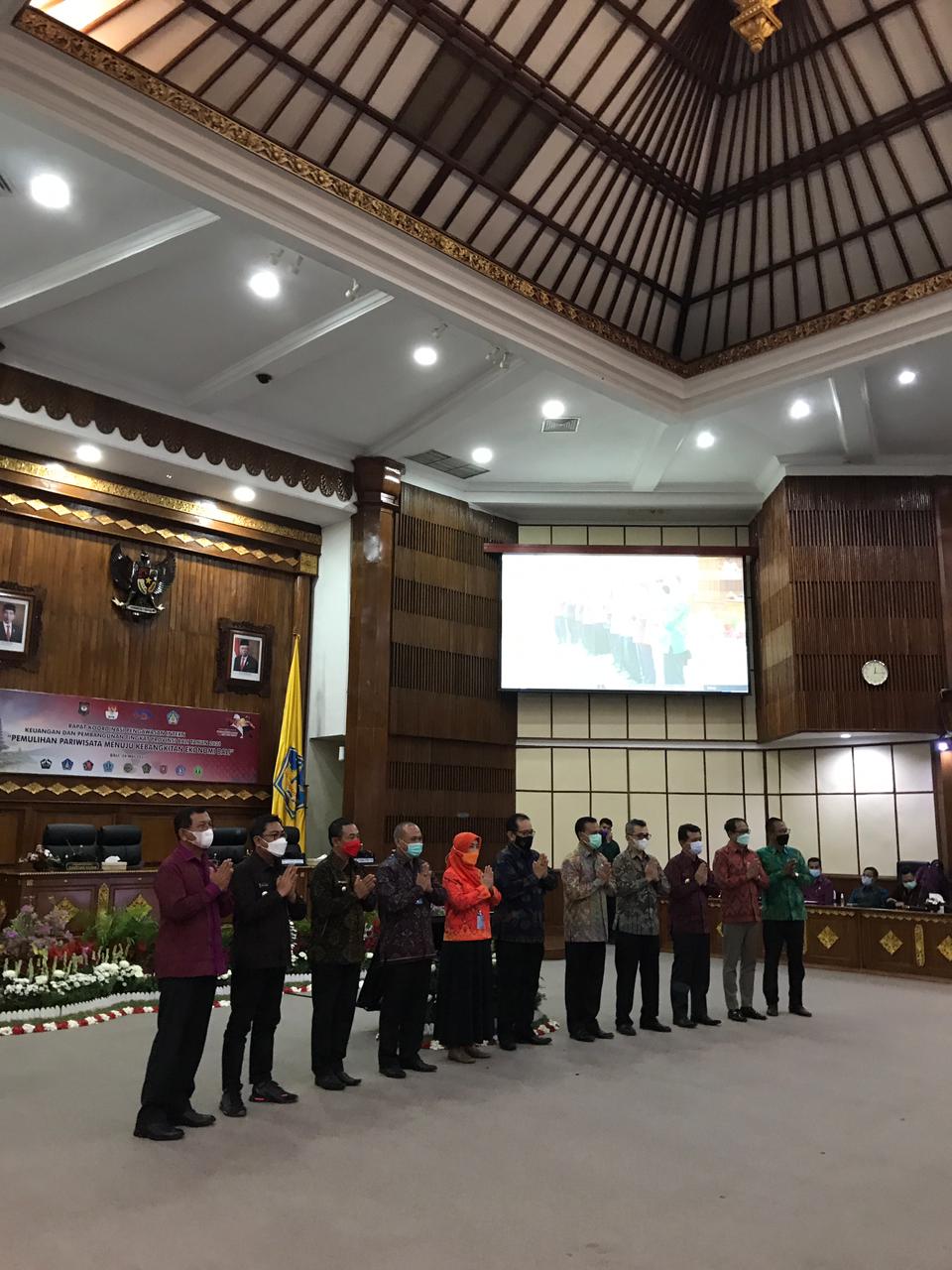 Atensi Kegiatan Wakil Gubernur Bali dalam rangka menghadiri Acara Rapat Koordinasi Pengawasan Internal Keuangan dan Pembangunan Tingkat Provinsi Bali