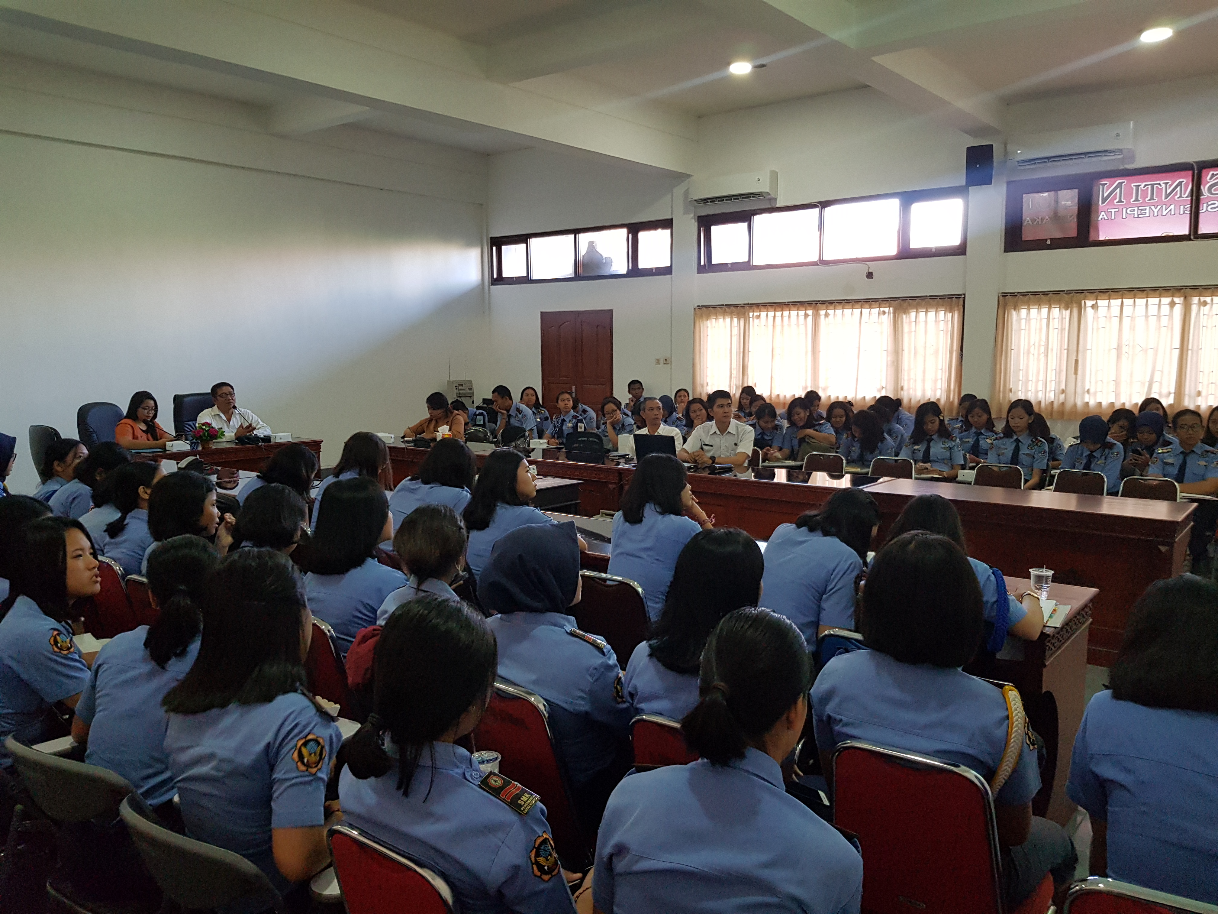STUDI KUNJUNGAN DAN PENGAYAAN KOMPETENSI  SMK PENERBANGAN CAKRA NUSANTARA
