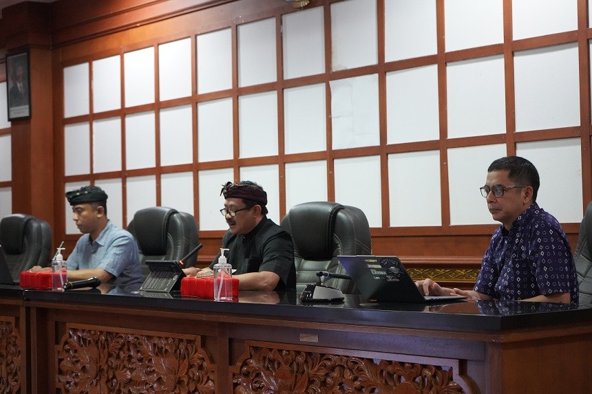 SEMINAR JURNAL BALI MEMBANGUN BALI