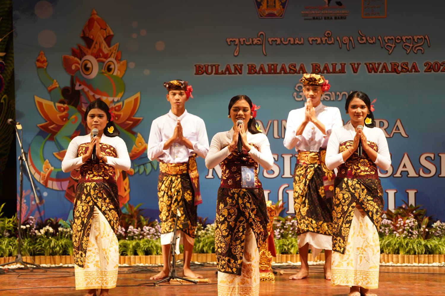 Teater Angin SMA 1 Denpasar Sabet Juara Satu dari Lomba Musikalisasi Puisi Bulan Bahasa Bali V 2023