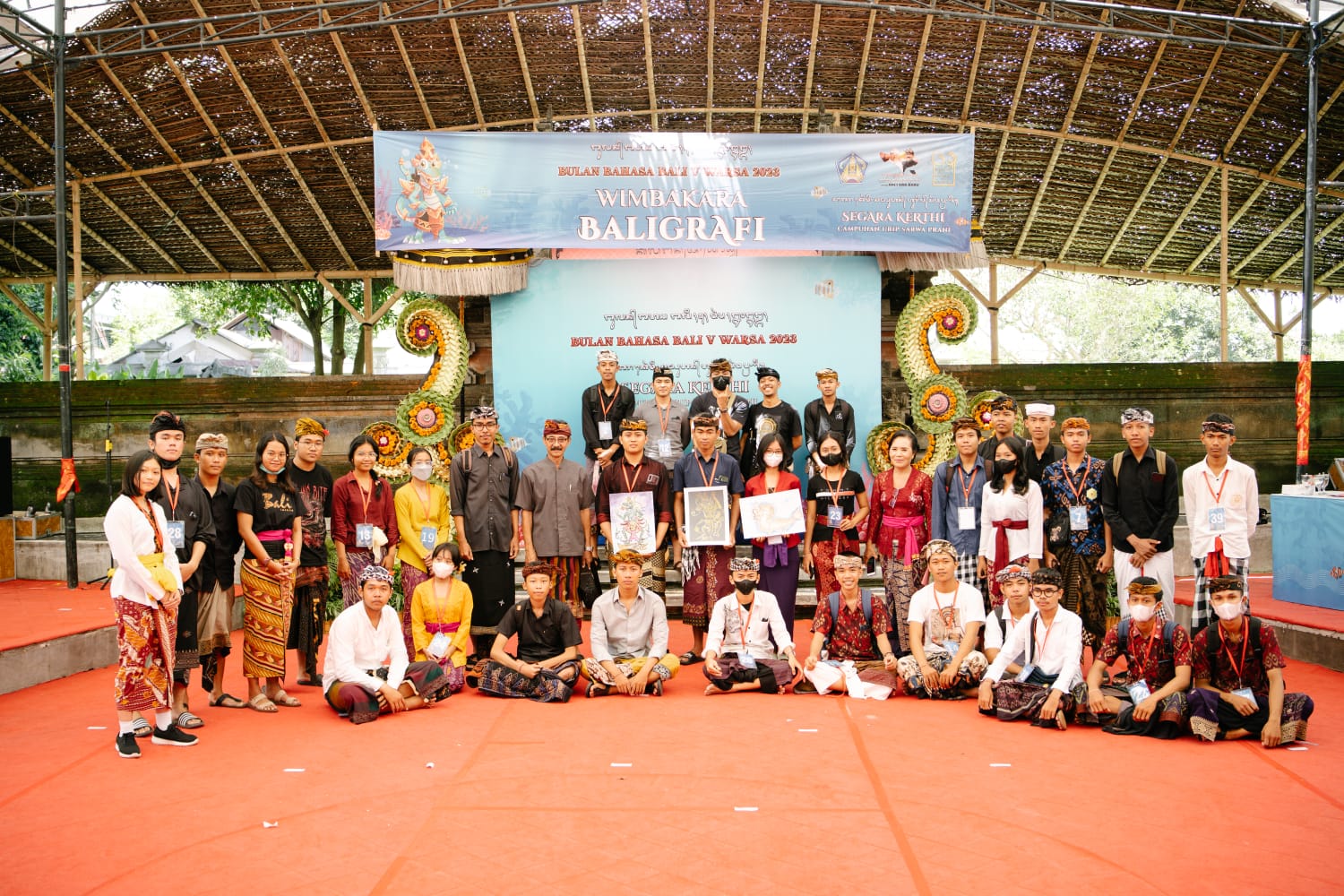Wimbakara (lomba) Baligrafi Melonjak, Sertakan 45 Orang Dimenangkan Siswi SMA N 2 Denpasar