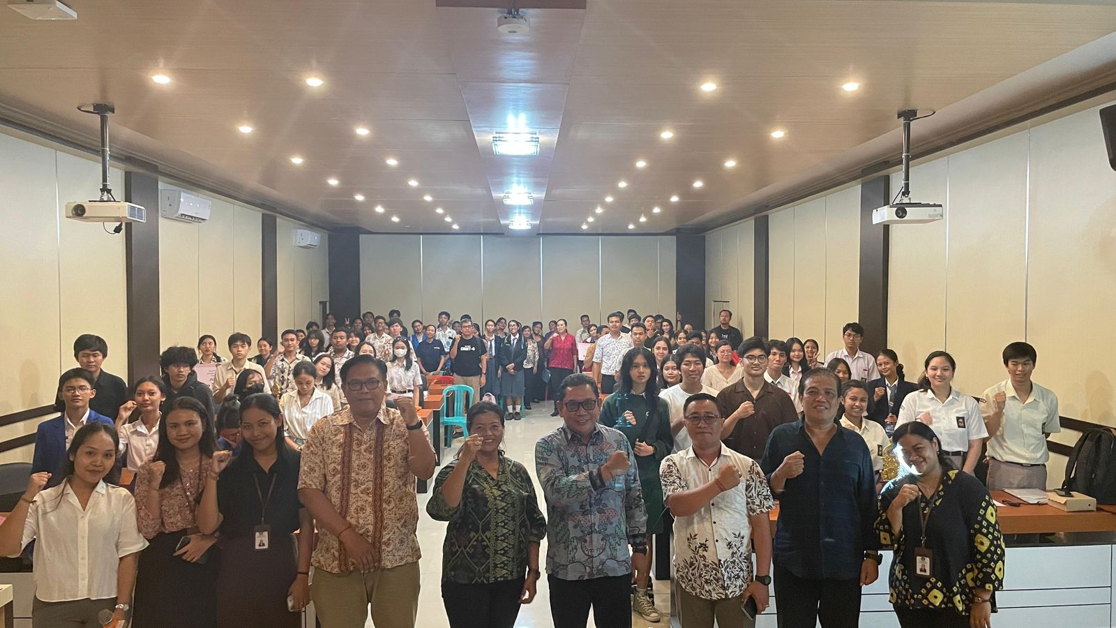 Penutupan Lomba National School Debating Championship (NSDC)