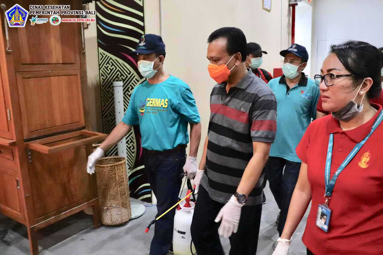 Persiapan Penyemprotan Disinfektan