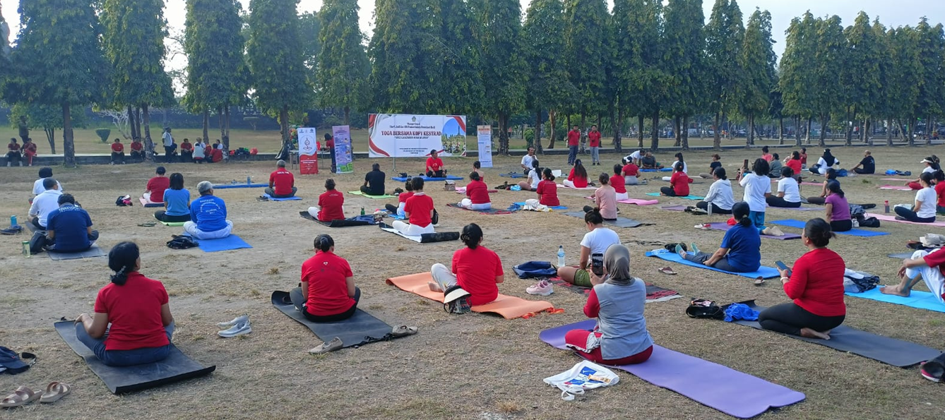 UPTD Kestrad Dinkes Provinsi Bali Gelar Yoga Bersama