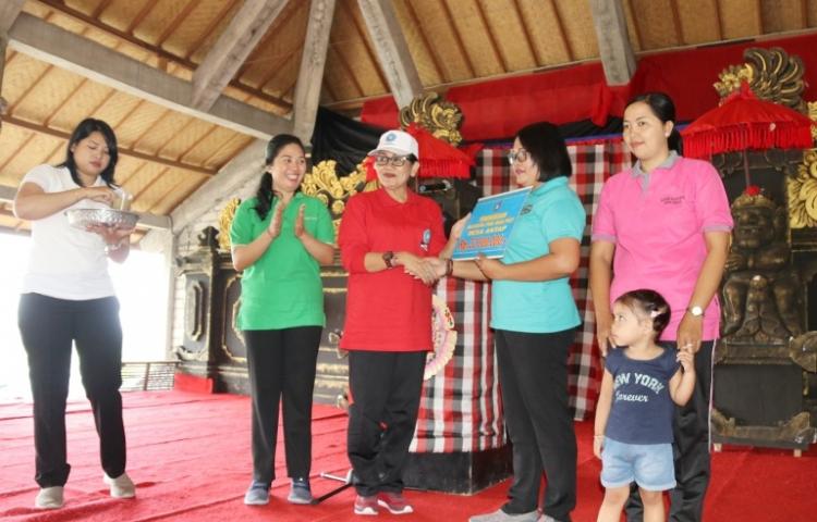 Ny. Putri Koster Ingin Semua Natah Bali Ditanami Tanaman Sayur dan Obat-Obatan
