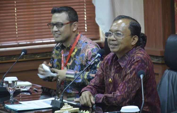 Gubernur Koster Ingin Pendapatan Kabupaten/Kota Optimal Dengan PHR Online