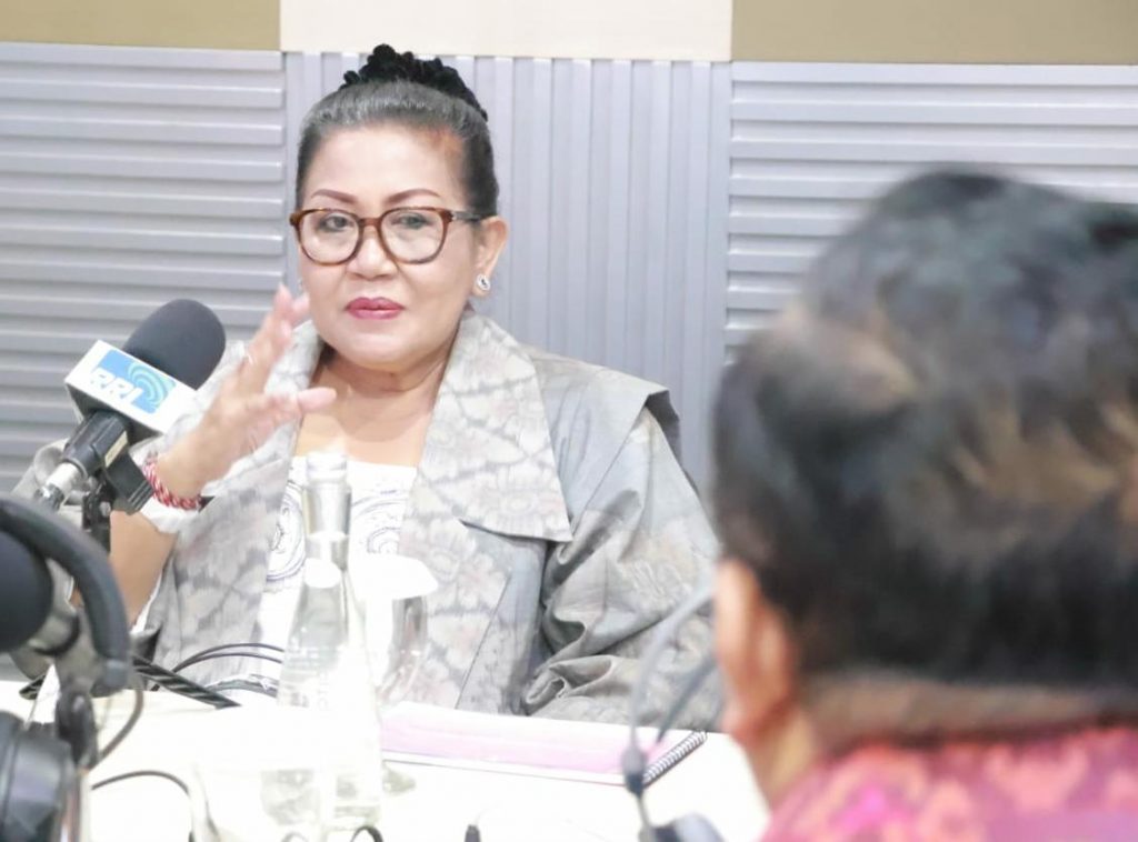 Ny Putri Koster Sosialisasikan 44 Tonggak Peradaban Penanda Bali Era Baru terkait Infrastruktur di RRI Singaraja