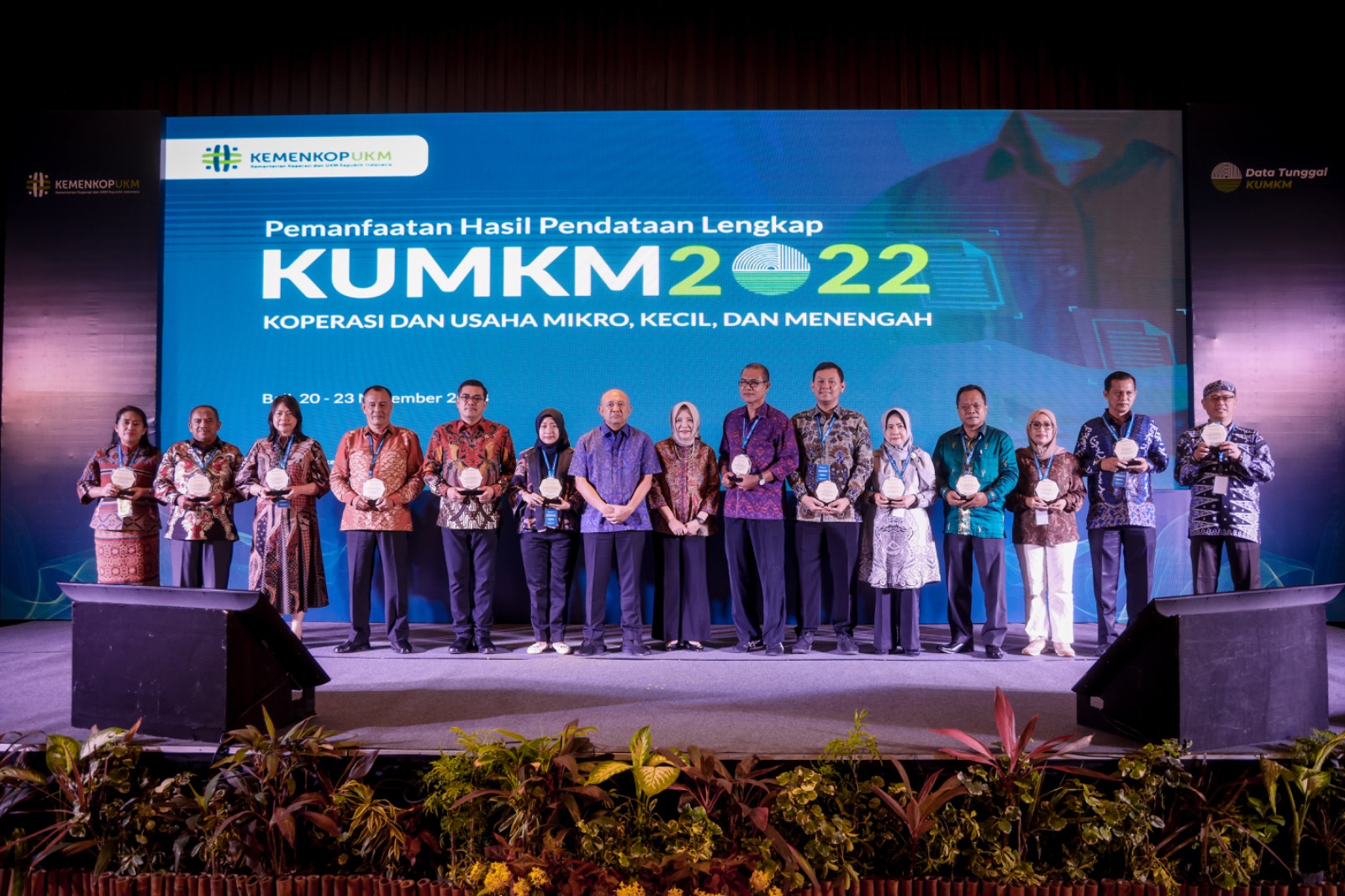Pemerintah Provinsi Bali melalui Dinas Koperasi UKM Provinsi Bali meraih Penghargaan Provinsi Pendataan KUMKM Terbaik Tahun 2022