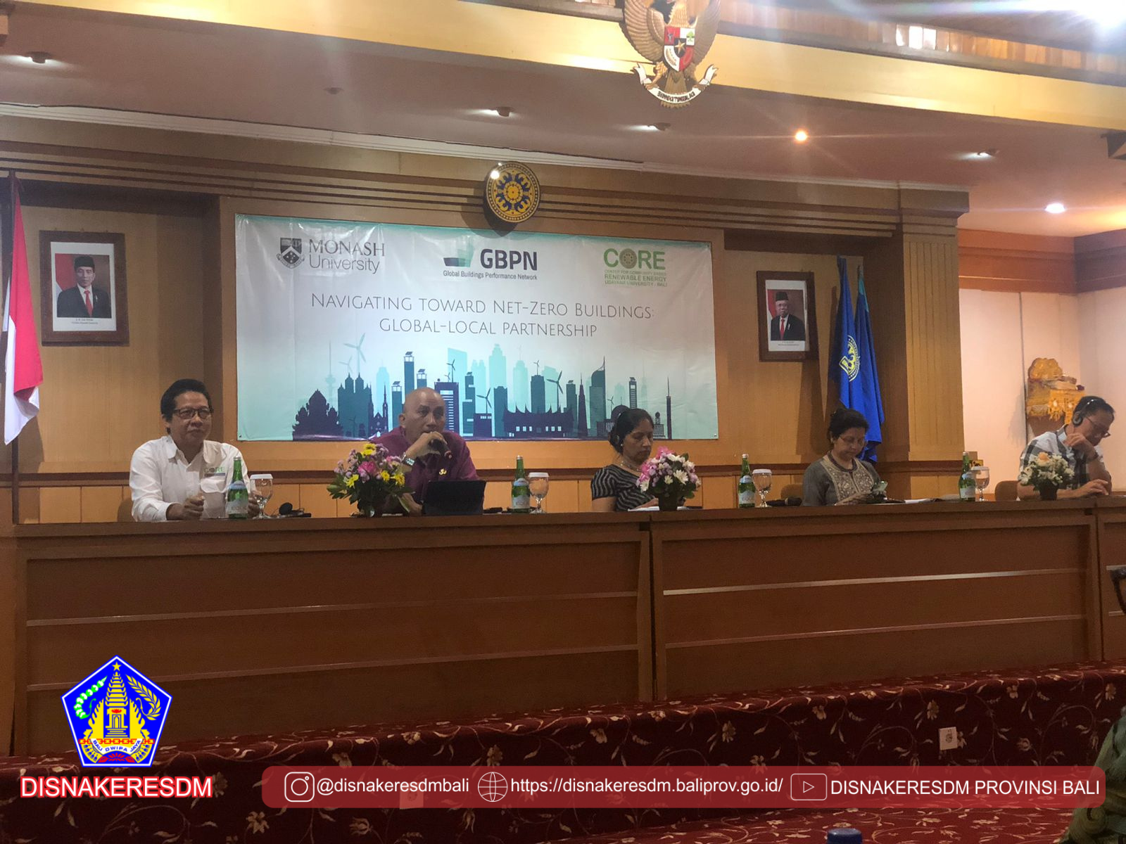 Diskusi Panel Navigating Toward Net-Zero Buildings