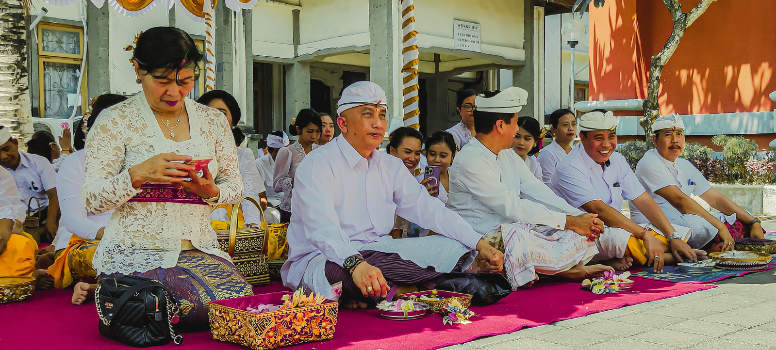 Piodalan Pura Swagina DisnakerESDM Provinsi Bali