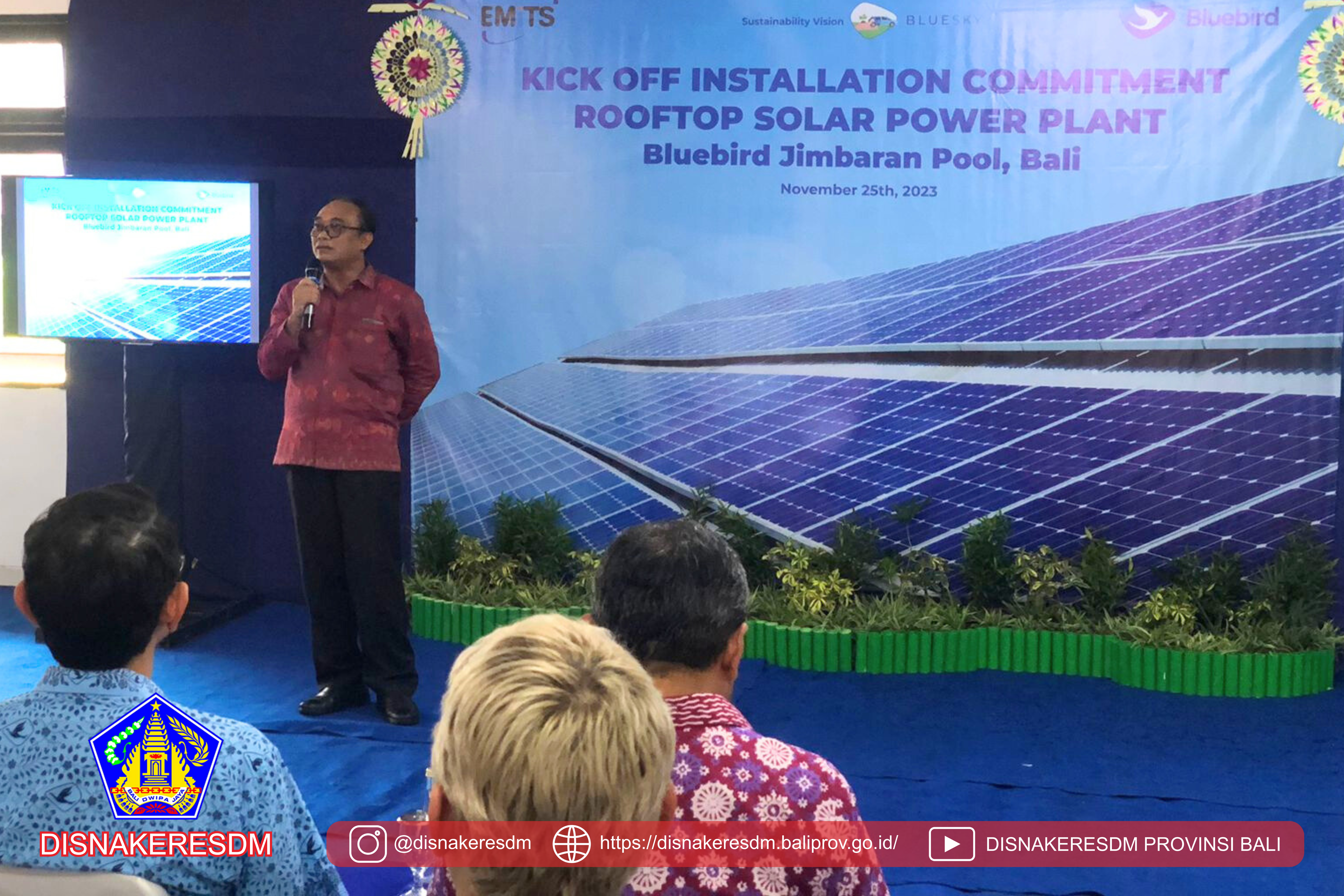 Acara Kick Off Installation Commitment Rooftop Solar Power Plant Di Kantor Bluebird Jimbaran