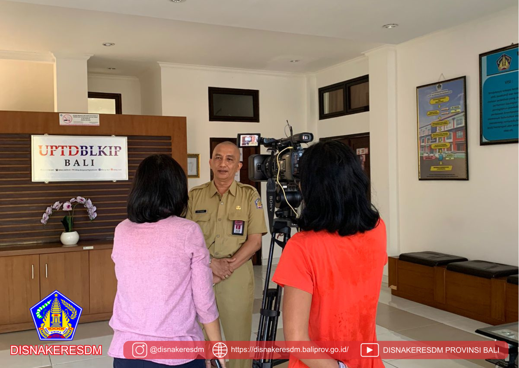 Menerima Wartawan Dari CNN Indonesia