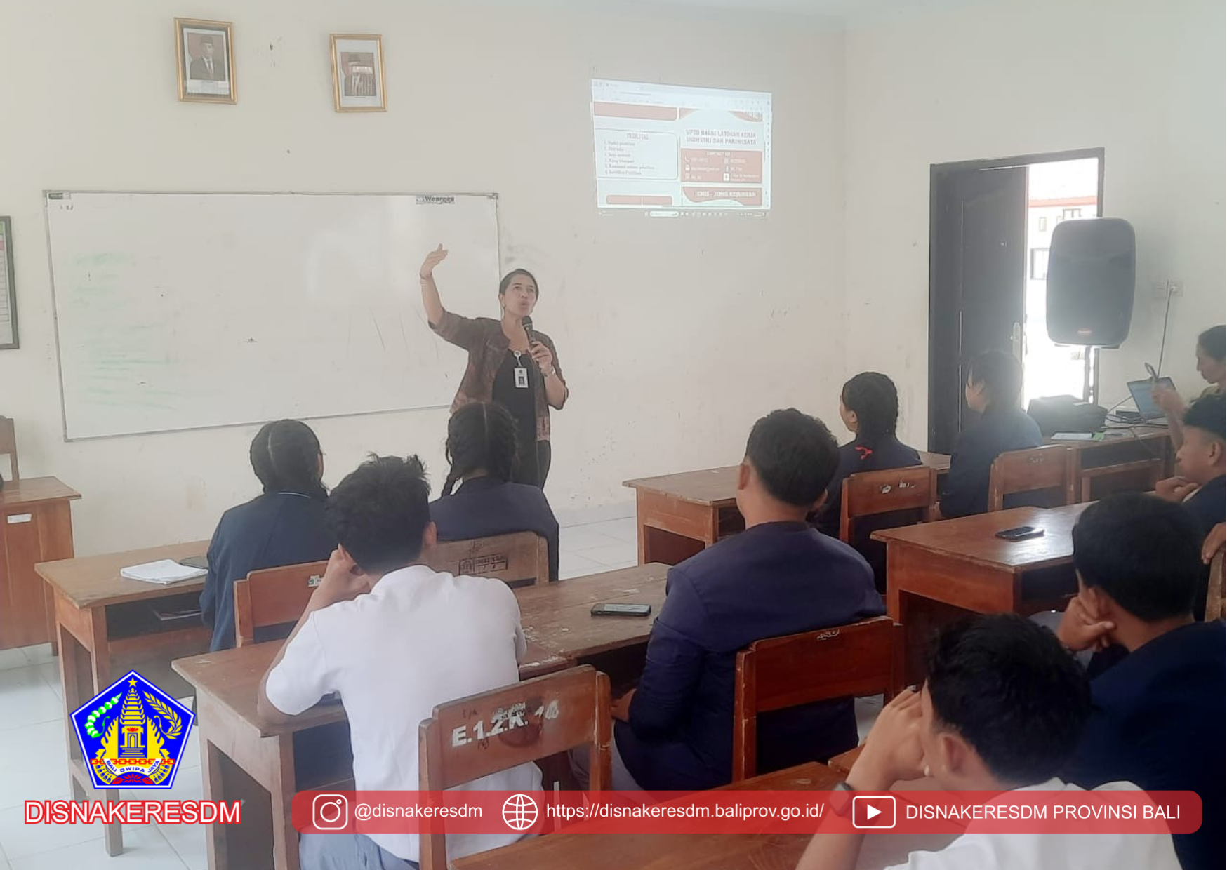 Kegiatan Sosialisasi Terkait Dengan Program Pelatihan Keterampilan Berbasis Kompetensi Di SMK Negeri 1 Petang