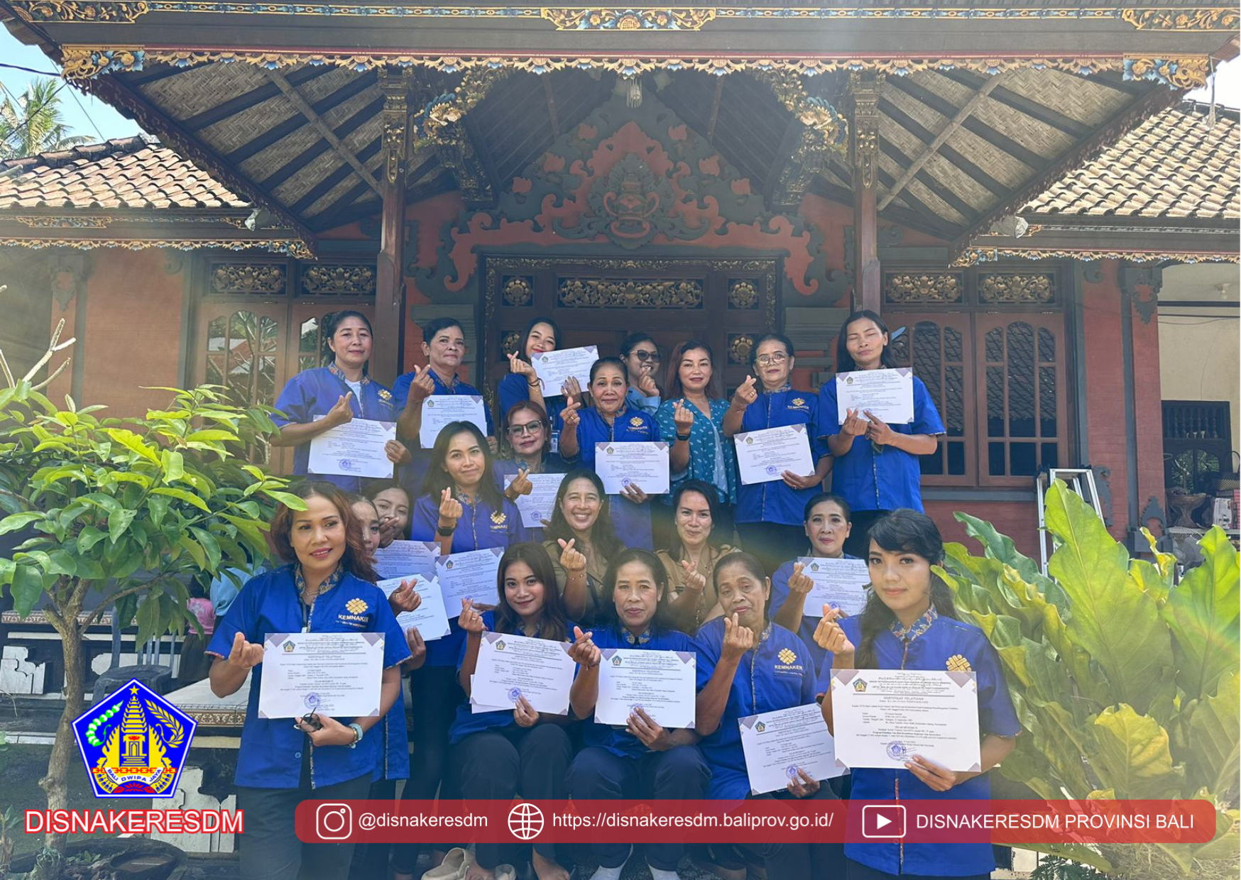 Penutupan Kegiatan Pelatihan Mobile Training Unit Kejuruan Tata Rias Di Banjar Kuhum Karangasem