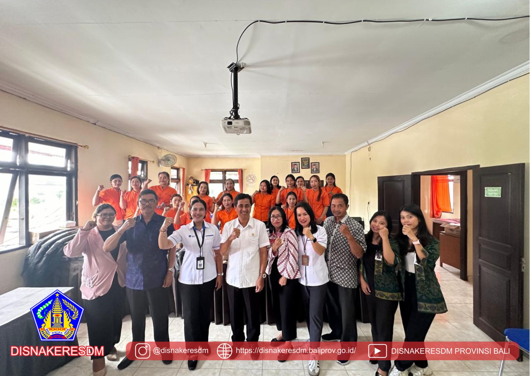 Kegiatan Pembukaan Pelatihan Mobile Training Unit (MTU) Program Pelatihan Tata Rias Kecantikan Di Desa Cau Belayu