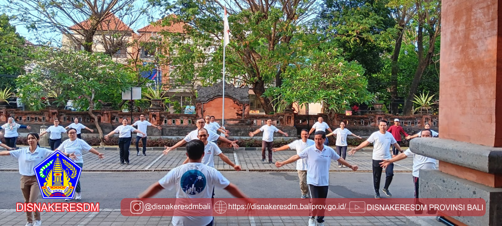 Kegiatan Senam Bersama Di Lingkungan Disnaker ESDM Provinsi Bali