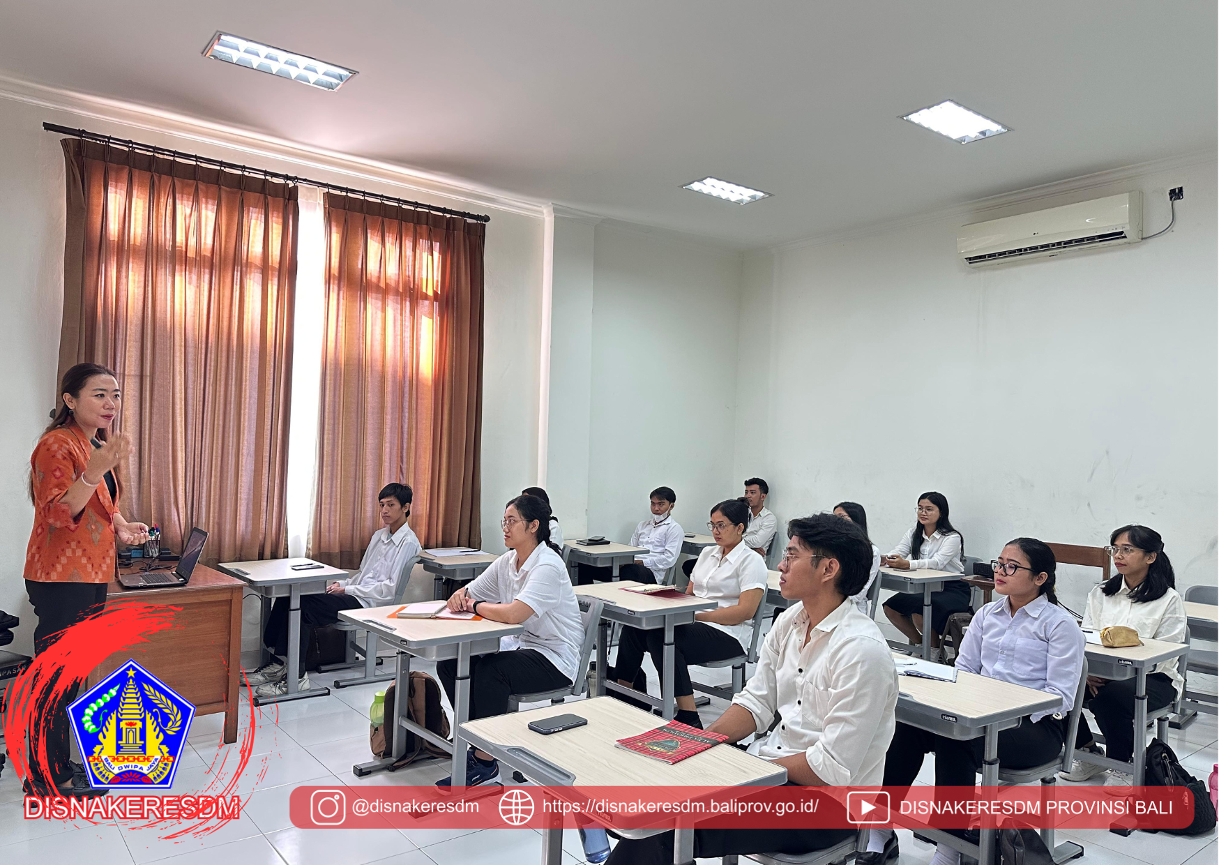 Penyampaian Materi Softskill Bagi Peserta Pelatihan