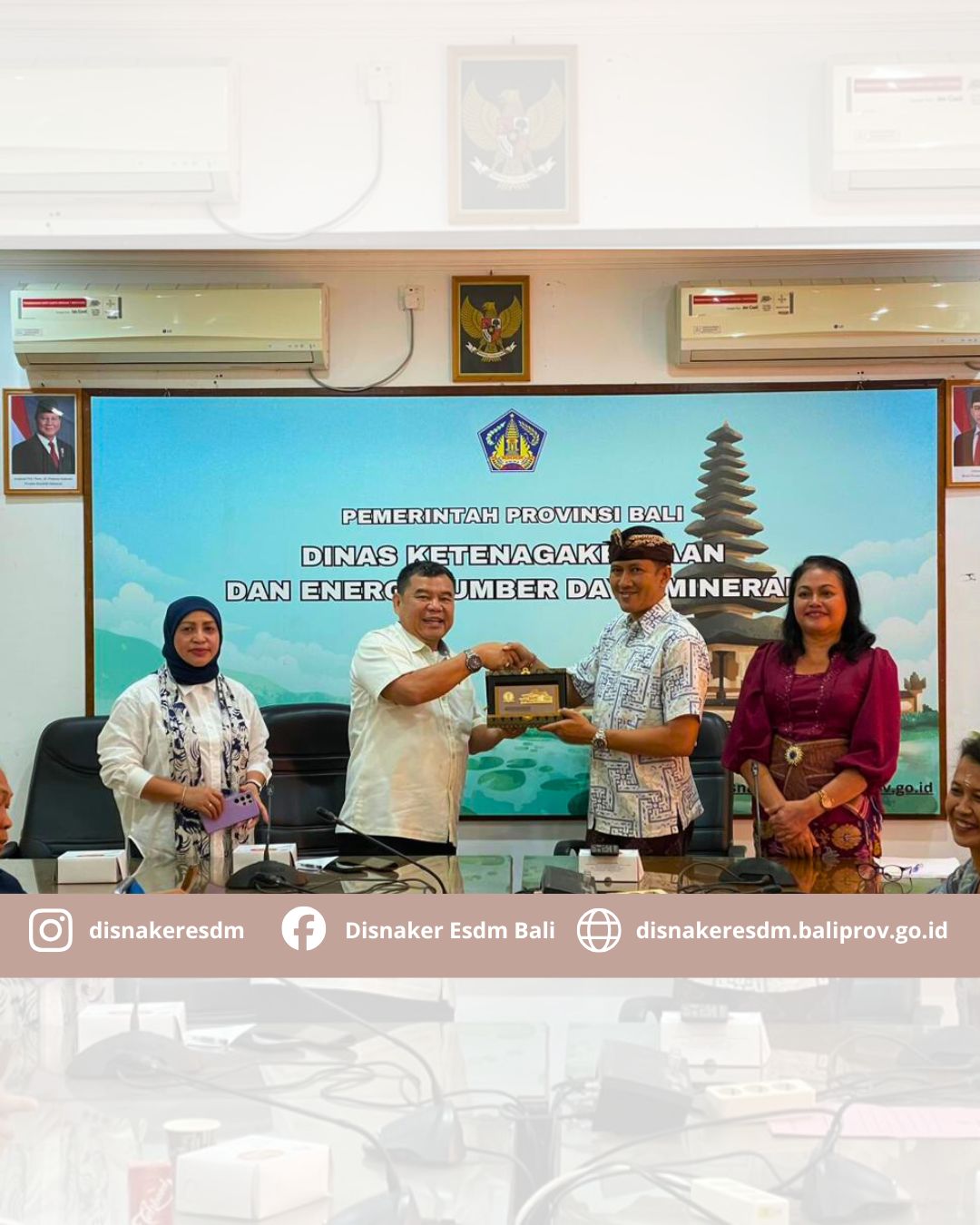 Menerima Kunjungan Kerja DPRD Provinsi Sumatera Selatan