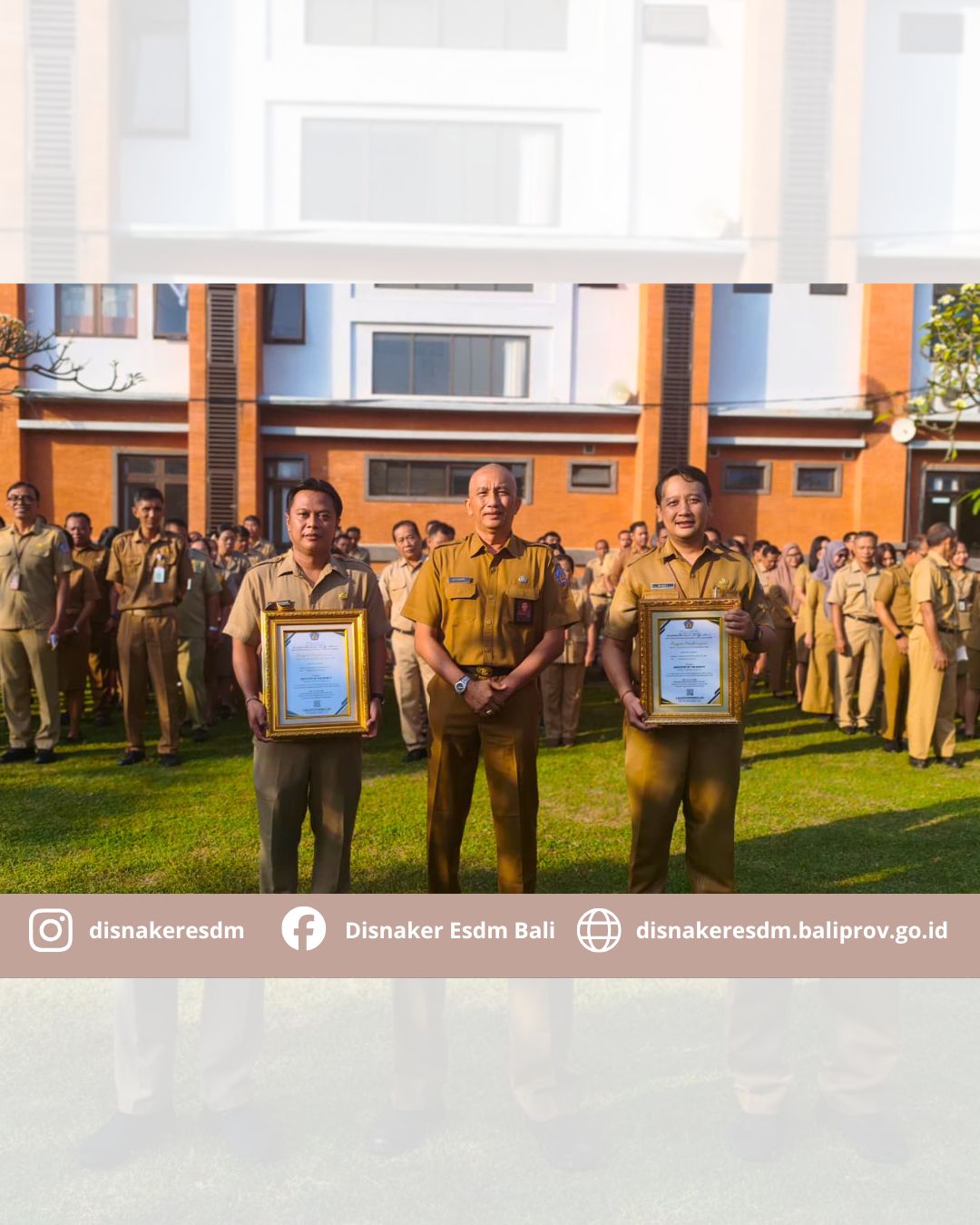 Pelaksanaan Apel Disiplin dan Pemberian Penghargaan Pegawai Employee Of The Month