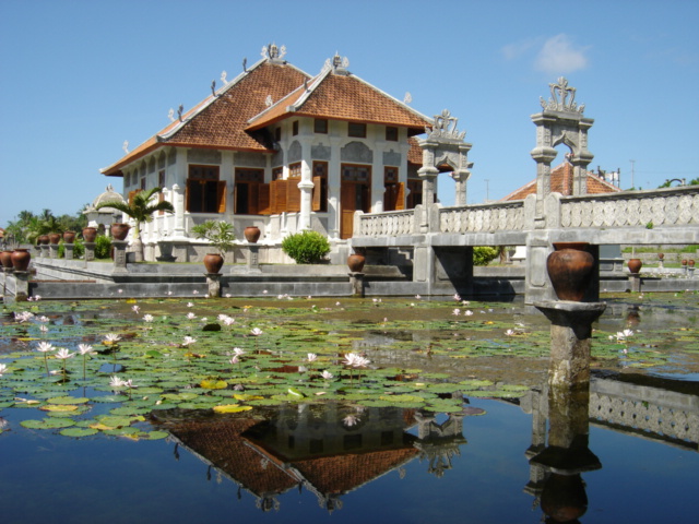 TAMAN AJUNG