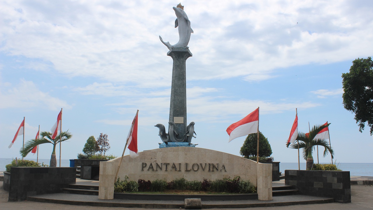 PANTAI LOVINA