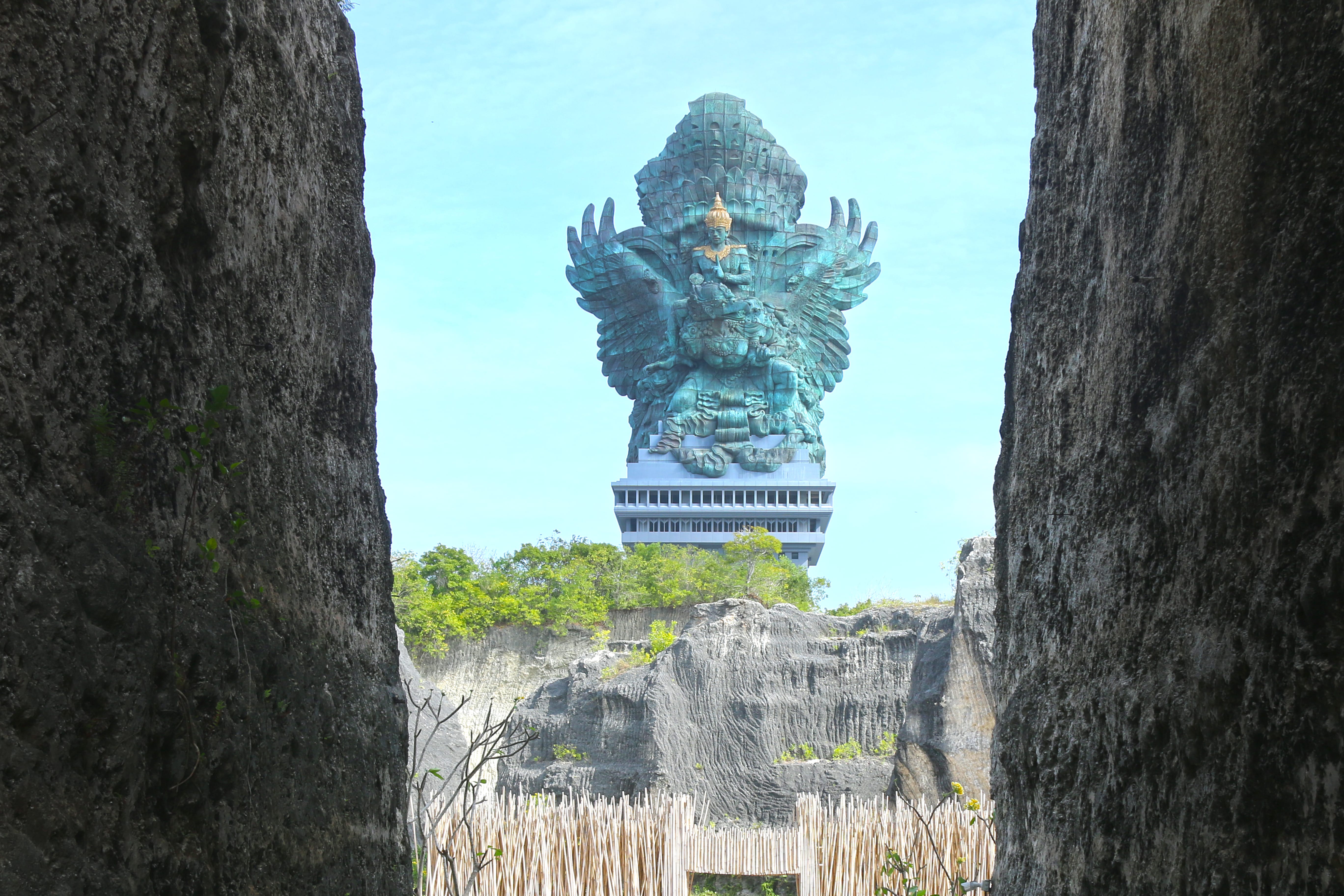 "Sensasi melihat panorama Pulau Bali dari lantai 23 Patung GWK"