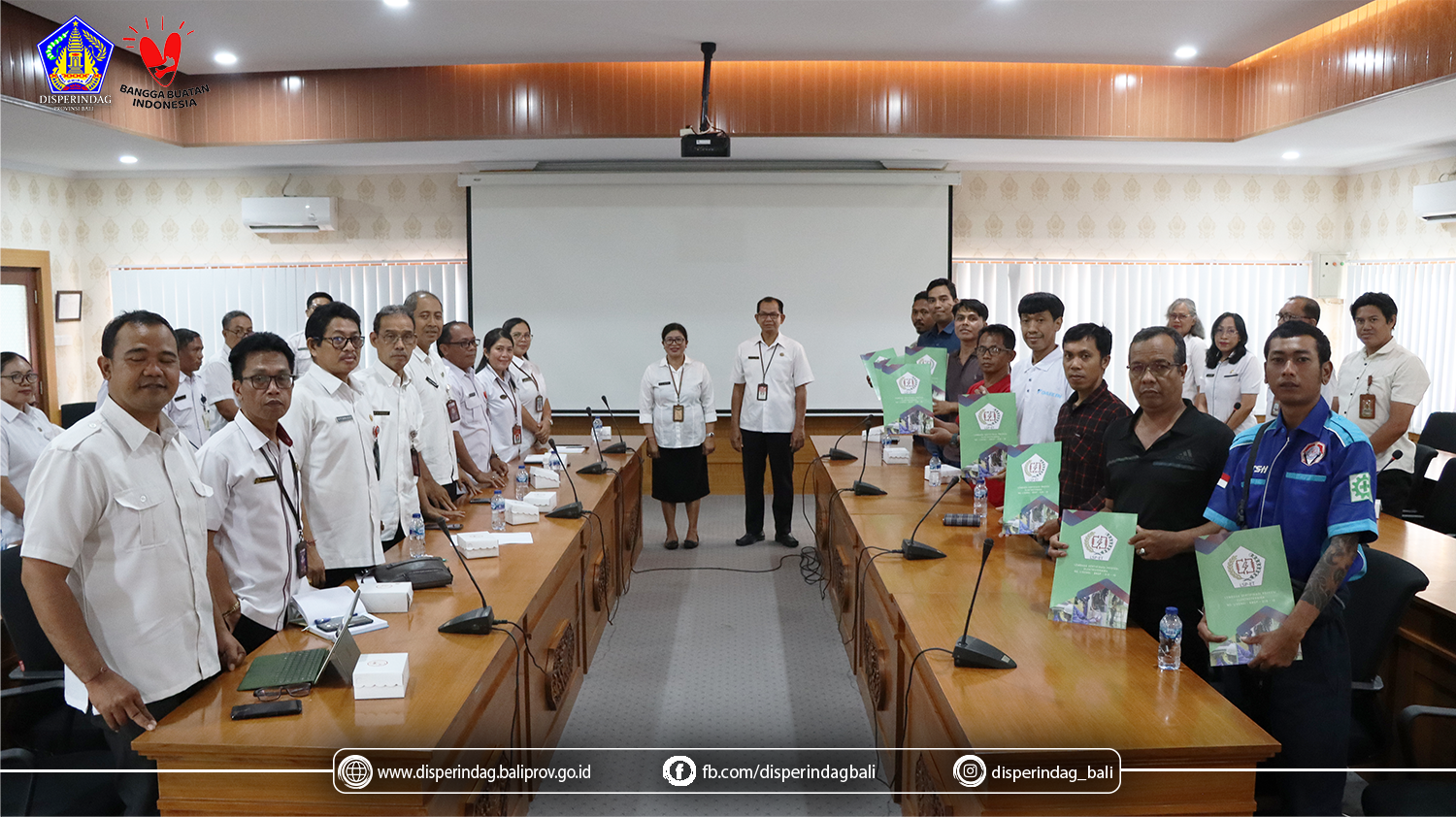 Dinas Perindustrian dan Perdagangan Provinsi Bali melaksanakan kegiatan Penyerahan Sertifikat Uji Kompetensi Dibidang Service AC