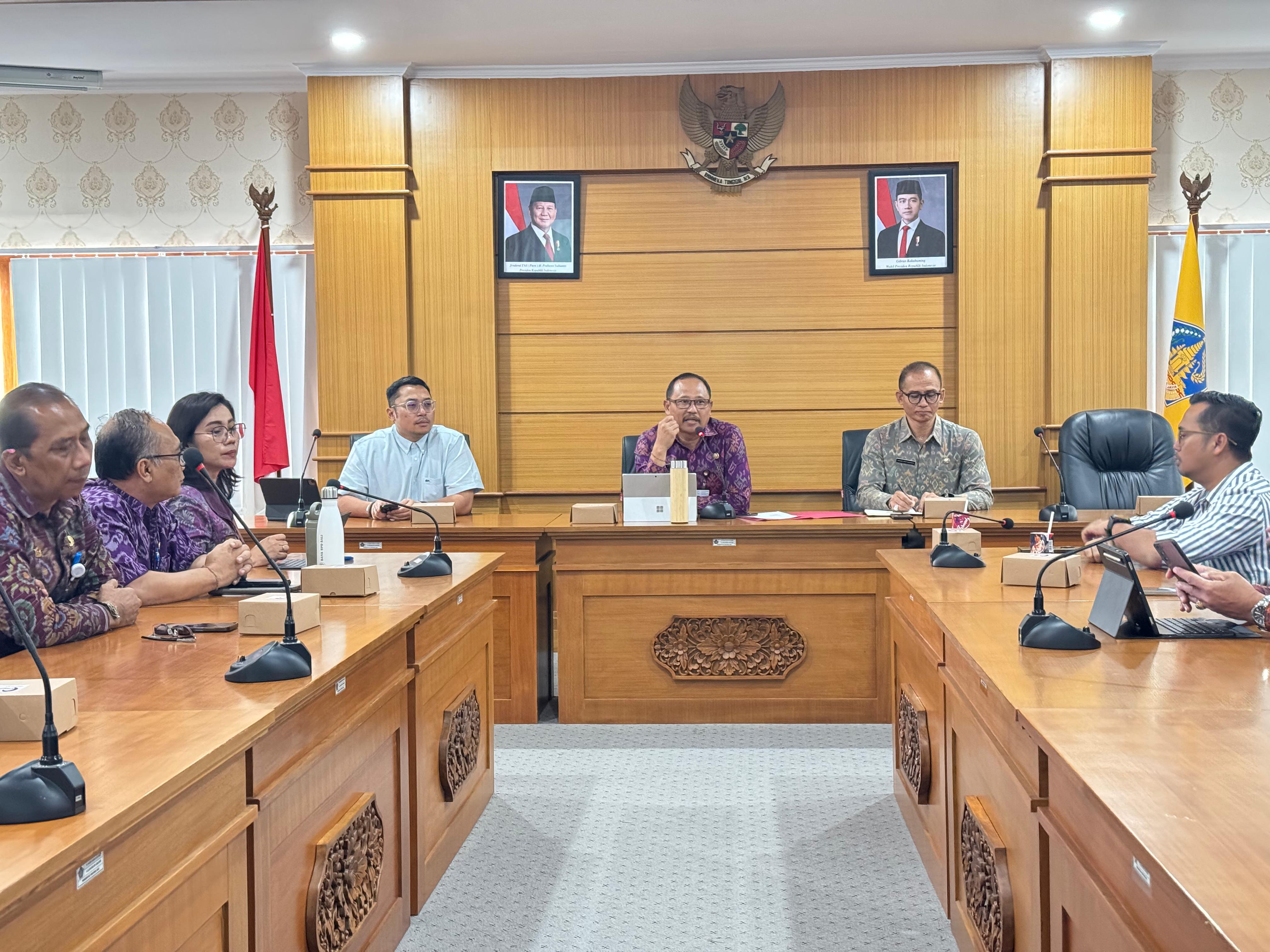 Rapat Koordinasi Disperindag Provinsi Bali Bahas Solusi Kelangkaan Elpiji 3 Kg