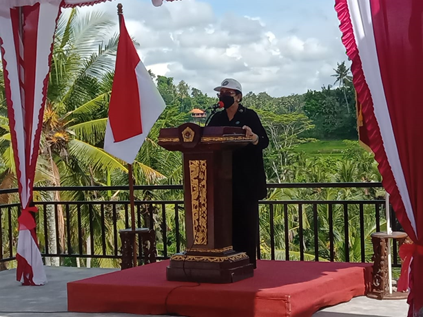 Penyerahan Sertifikat Organik pada Launching Puspa Aman Aku Hatinya PKK di Desa Sidan, Gianyar