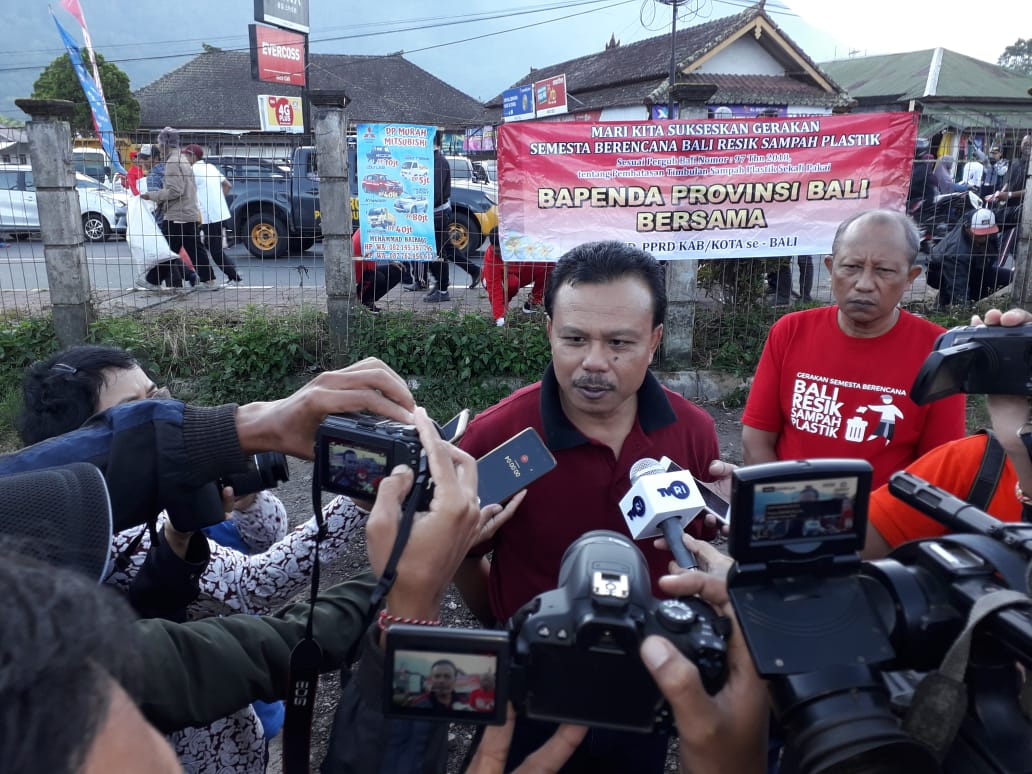 Gerakan Semesta Berencana Bali Resik Sampah Plastik di Desa Pancasari, Kabupaten Buleleng