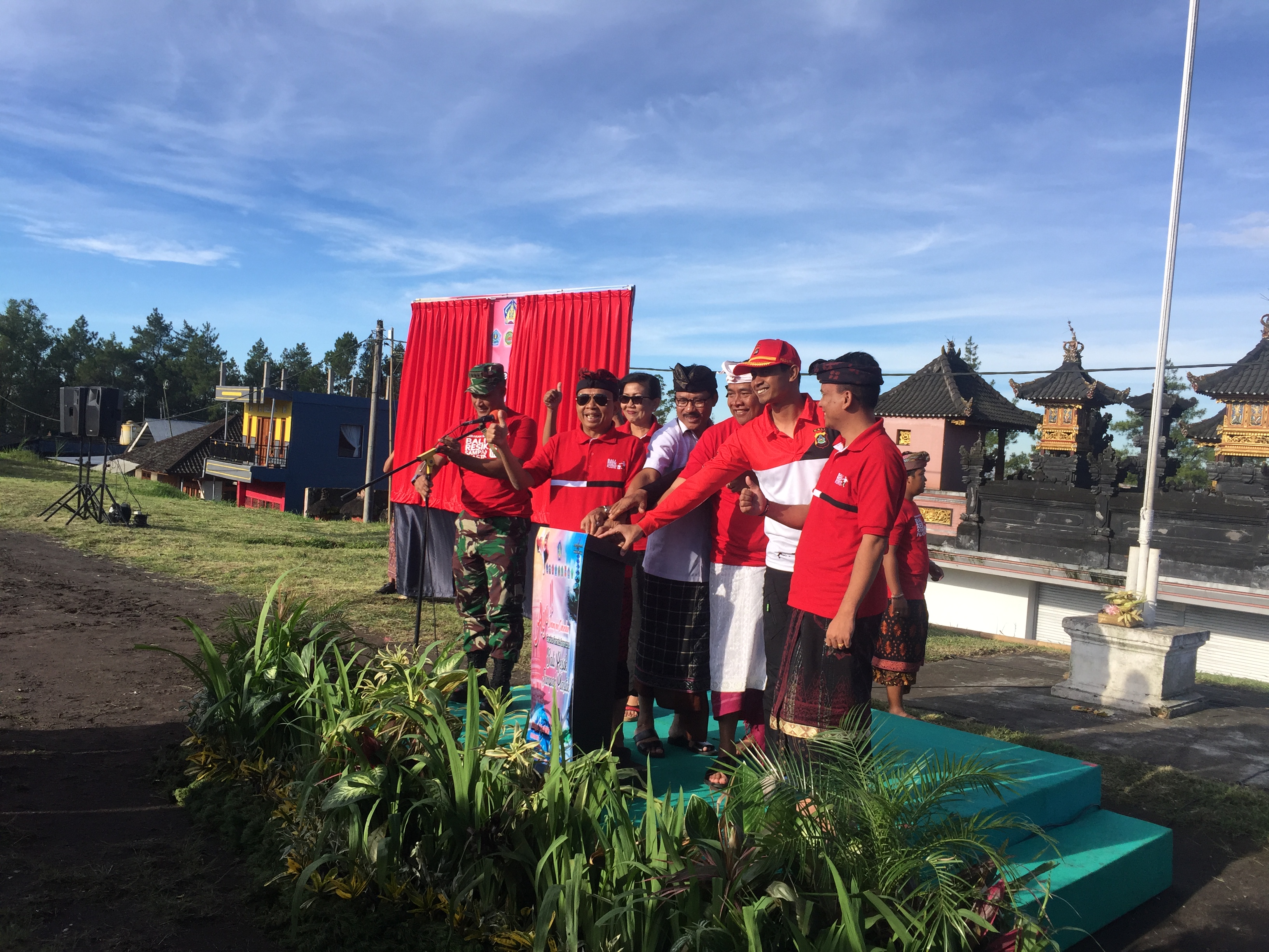 Launching Gerakan Semesta Berencana Bali Resik Sampah Plastik di Bangli