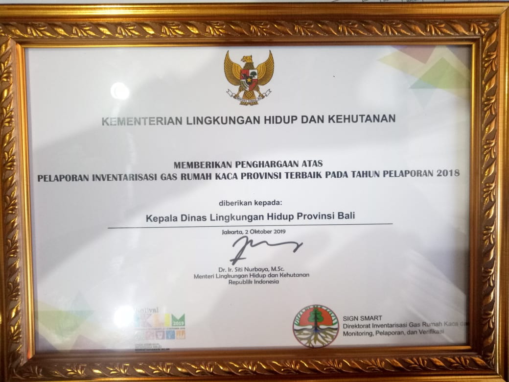DisLH Mendapat Penghargaan Atas Pelaporan Inventarisasi GRK Provinsi Terbaik Tahun 2018