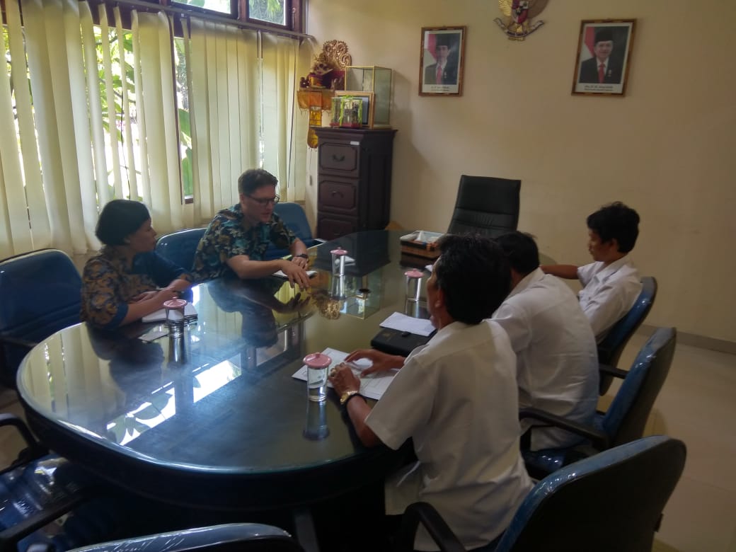 DisLH Menerima Kunjungan Dari Konsulat Amerika terkait Pengembangan Pengelolaan Sampah di Provinsi Bali