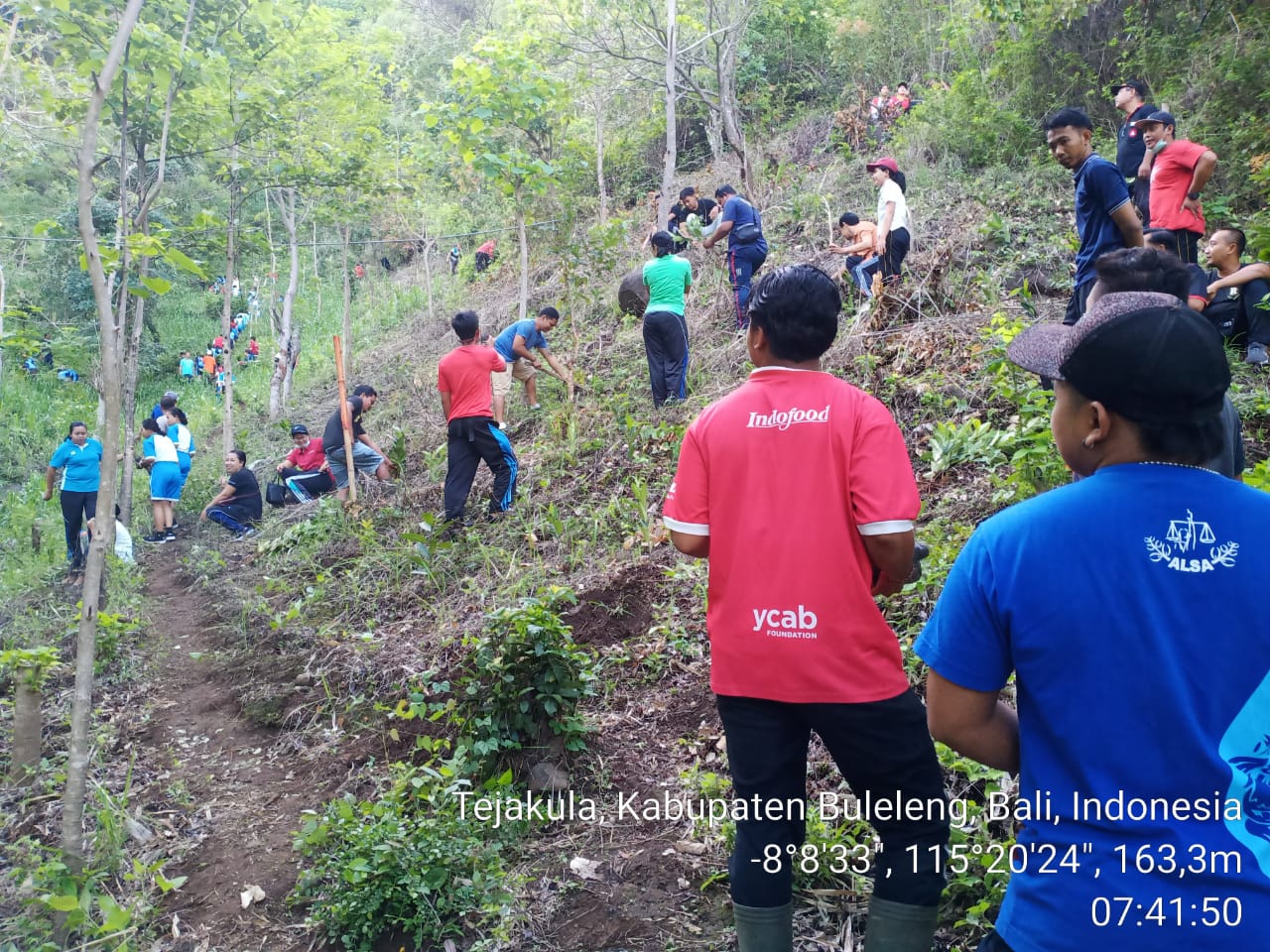 Dokumentasi Kegiatan Senam Pagi, Penanaman dan Gerakan Kebersihan di Hari Jumat Pagi