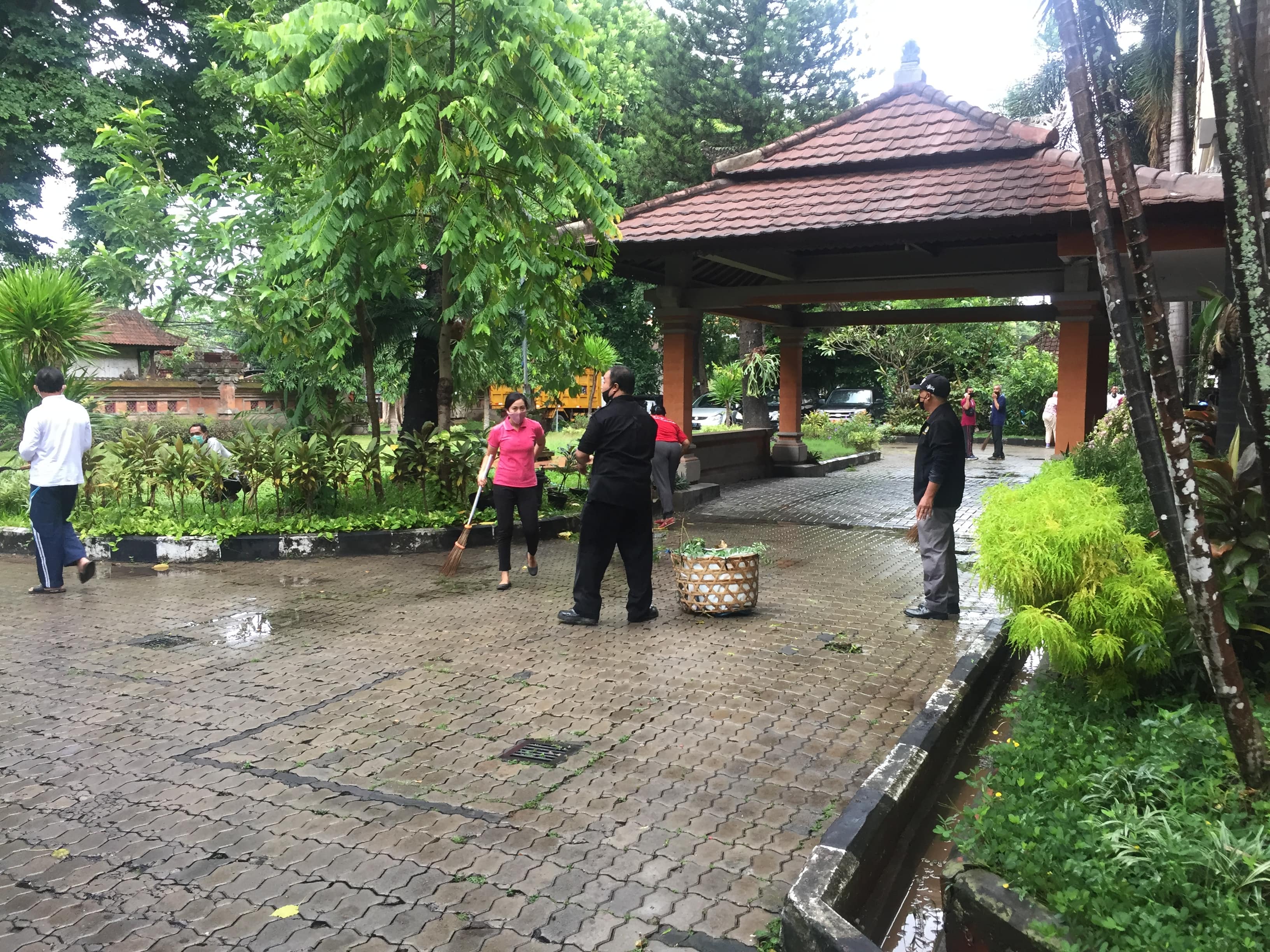 Gotong Royong Kebersihan Kantor UPTD PS , TAHURA dan UPTD Bali Selatan