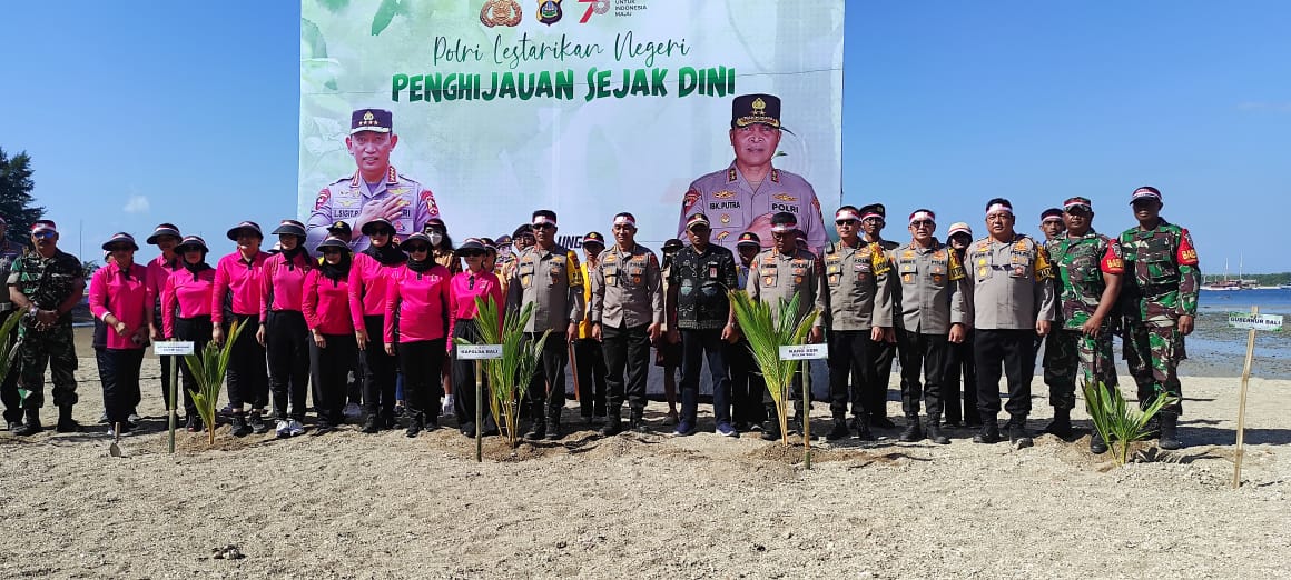 Penanaman Pohon Serentak Seluruh Indonesia