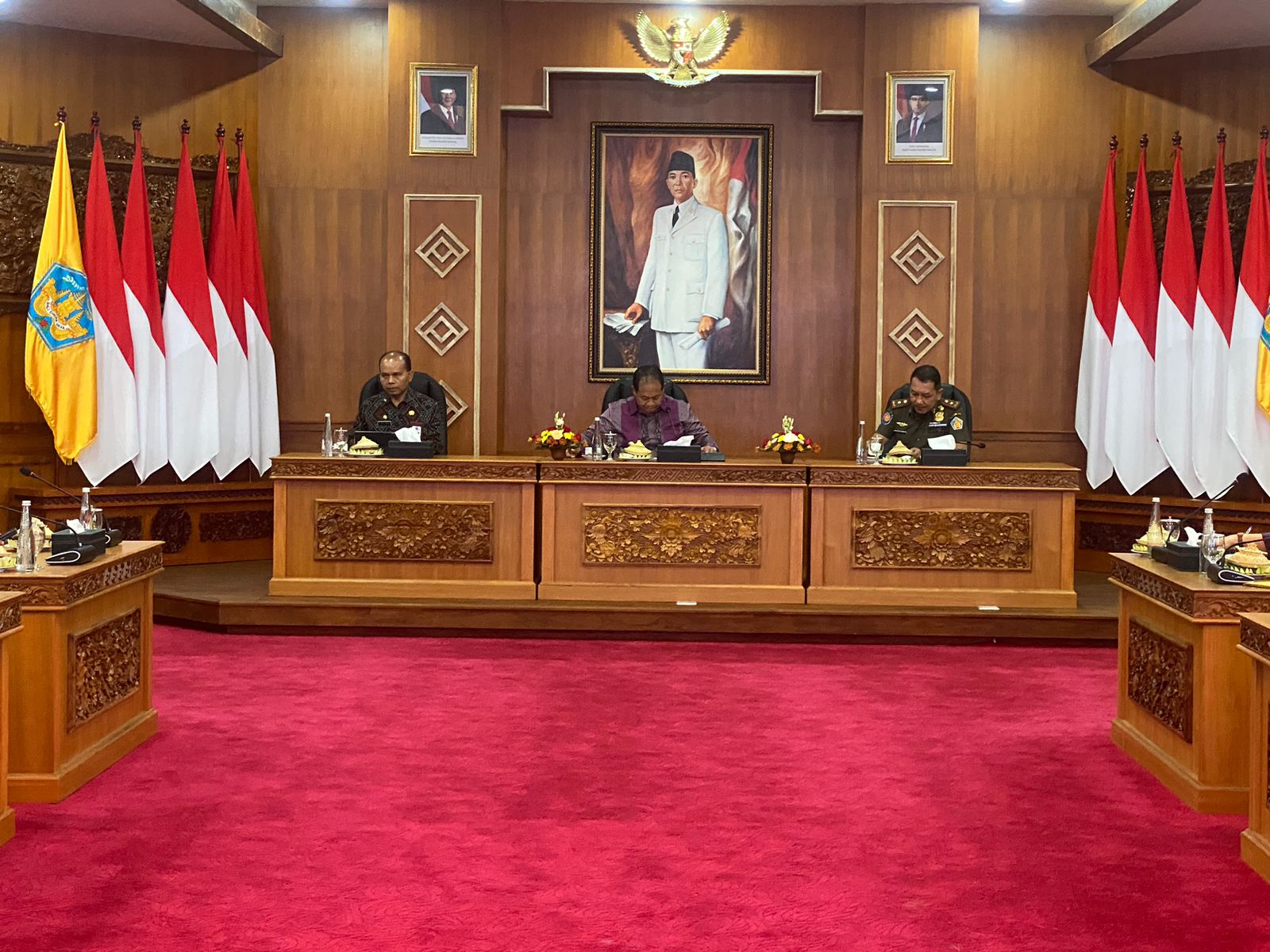 Sinergi yang kuat dan komitmen bersama pembenahan Tempat Pemrosesan Akhir (TPA) serta penataan baliho di kabupaten/kota se-bali