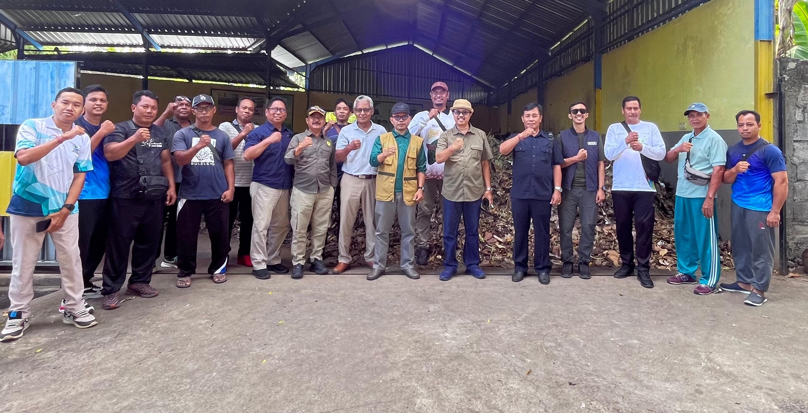 Kadis KLH Bali Tinjau TPS3R Baktiseraga: “Penanganan Sampah Harus Disiplin dan Berbasis Edukasi”