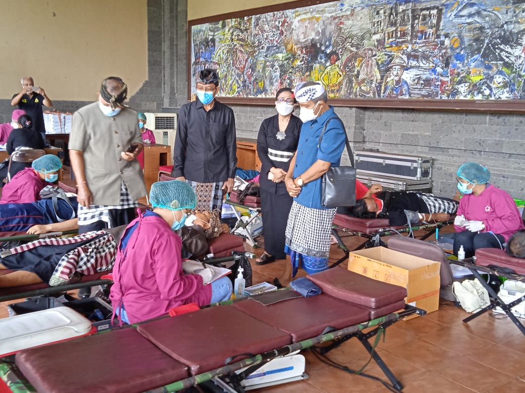 SAMBUT HUT KE-1, PAKIS BALI PASIKIAN PACALANG DAN PASIKIAN YOWANA BALI GELAR AKSI KEMANUSIAAN