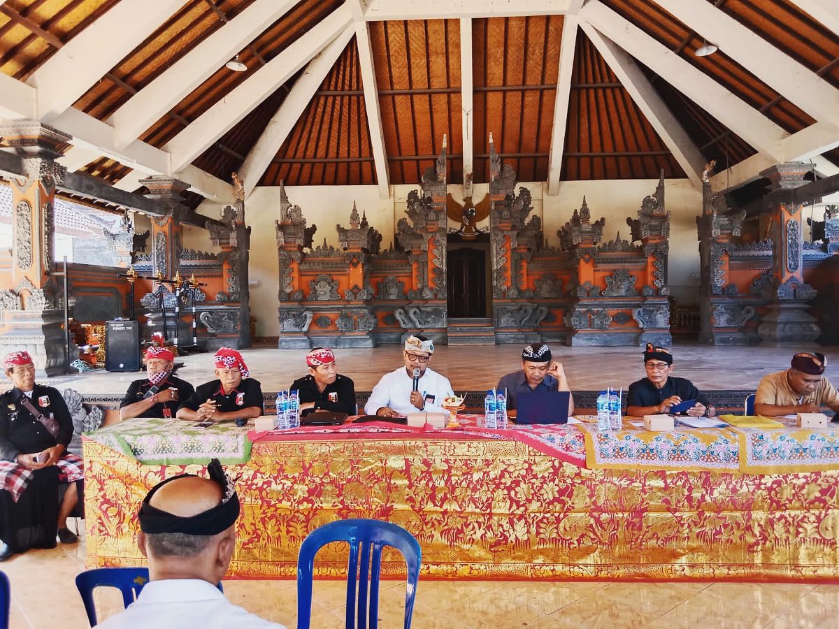 Sosialisasi Peningkatan Kapasitas Prajuru dan Pacalang serta Revisi Pararem Ngadegang Bandesa se - Kecamatan Seririt