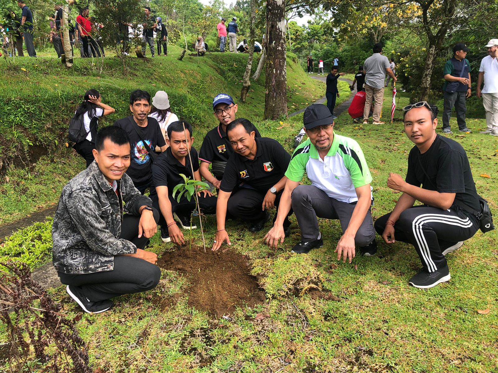 Kadis DPMA Ikuti Penanaman Pohon Serentak