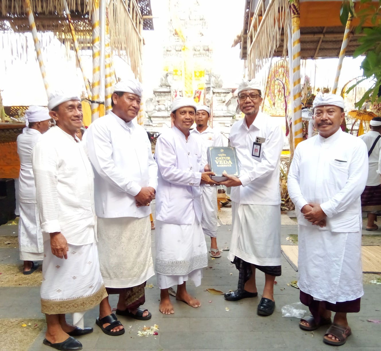 Penyineban Karya Padudusan Agung lan Ngenteg Linggih di Pura Agung Jagatnatha