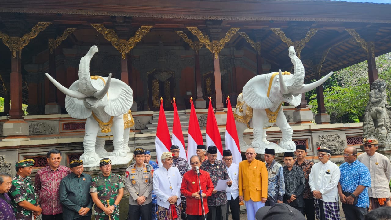 Gubernur Bali Wayan Koster Bersama Pemuka Agama dan TNI-Polri Sepakat Jaga Kondusivitas Bali 