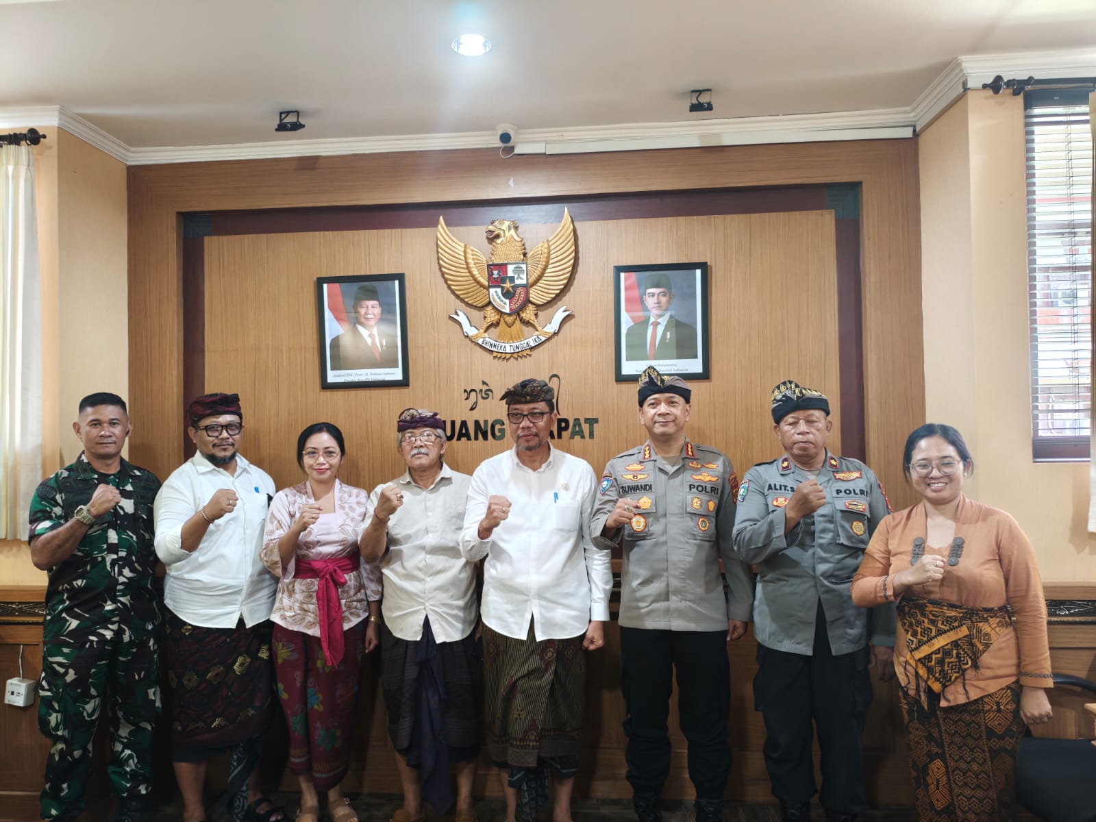 Pembahasan Draf Perpanjangan Nota Kesepakatan tentang Pelaksanaan Sistem Pengamanan Lingkungan Terpadu Berbasis Desa Adat