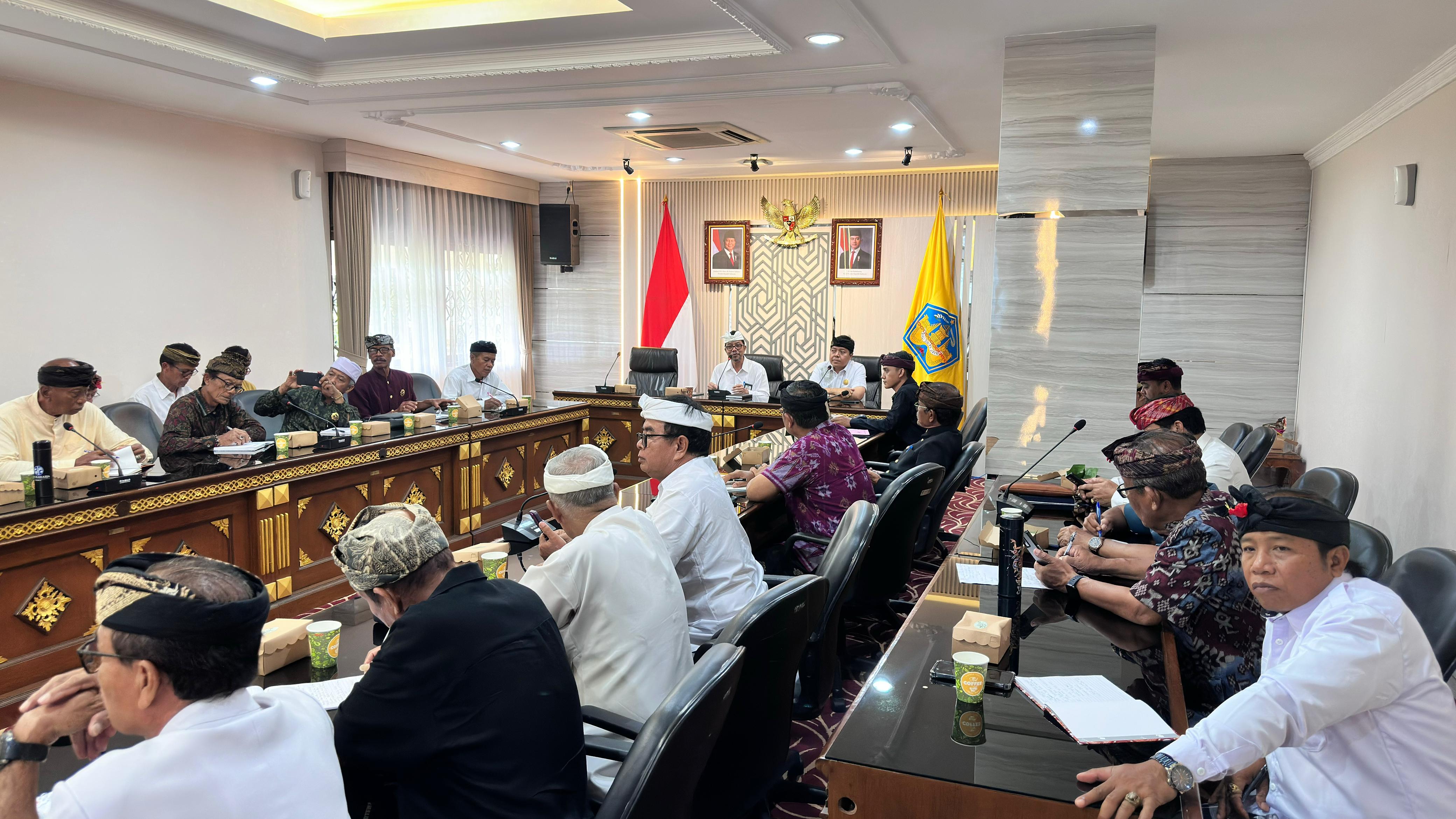 Kepala Dinas PMA Provinsi Bali Pimpin Rakor Dana Hibah MDA