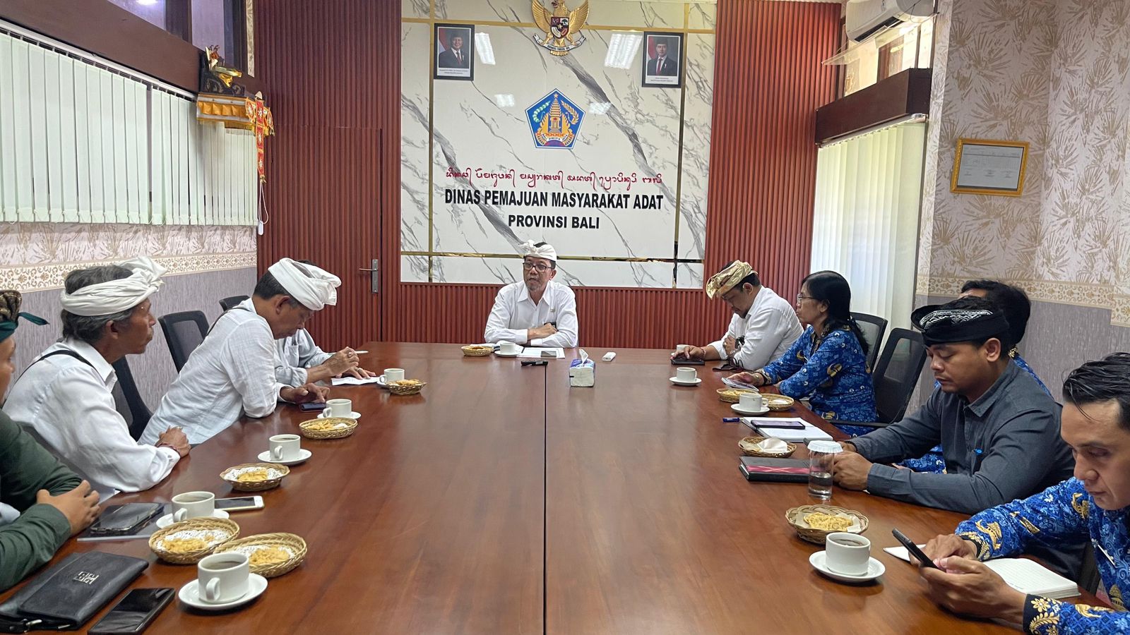 Kadis PMA Terima Audiensi Program “100 Tahun Rarud Batur”