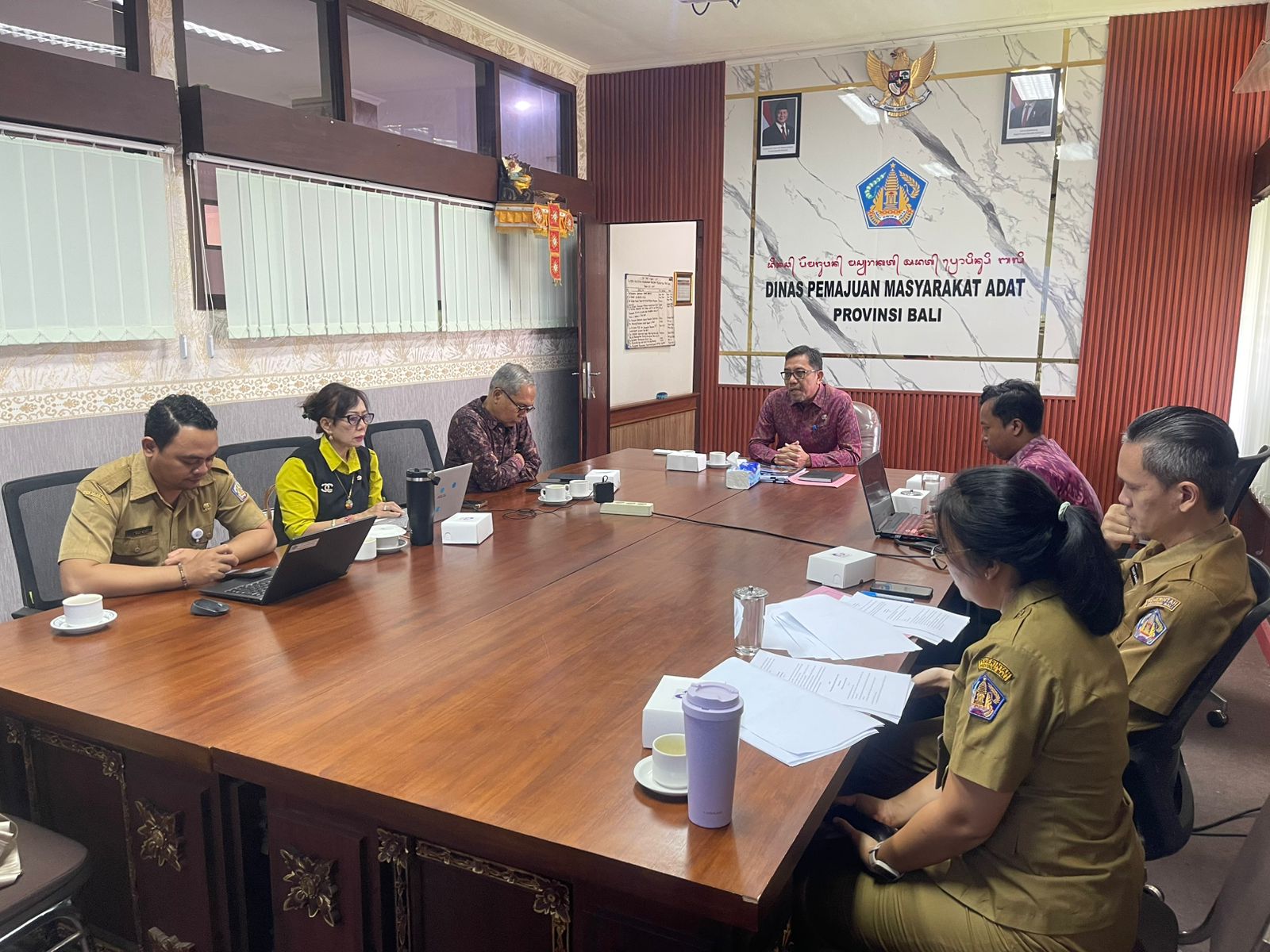 Dinas PMA Bali Bahas Draft Raperda Labda Pacingkreman Desa Adat Bersama MDA Provinsi Bali