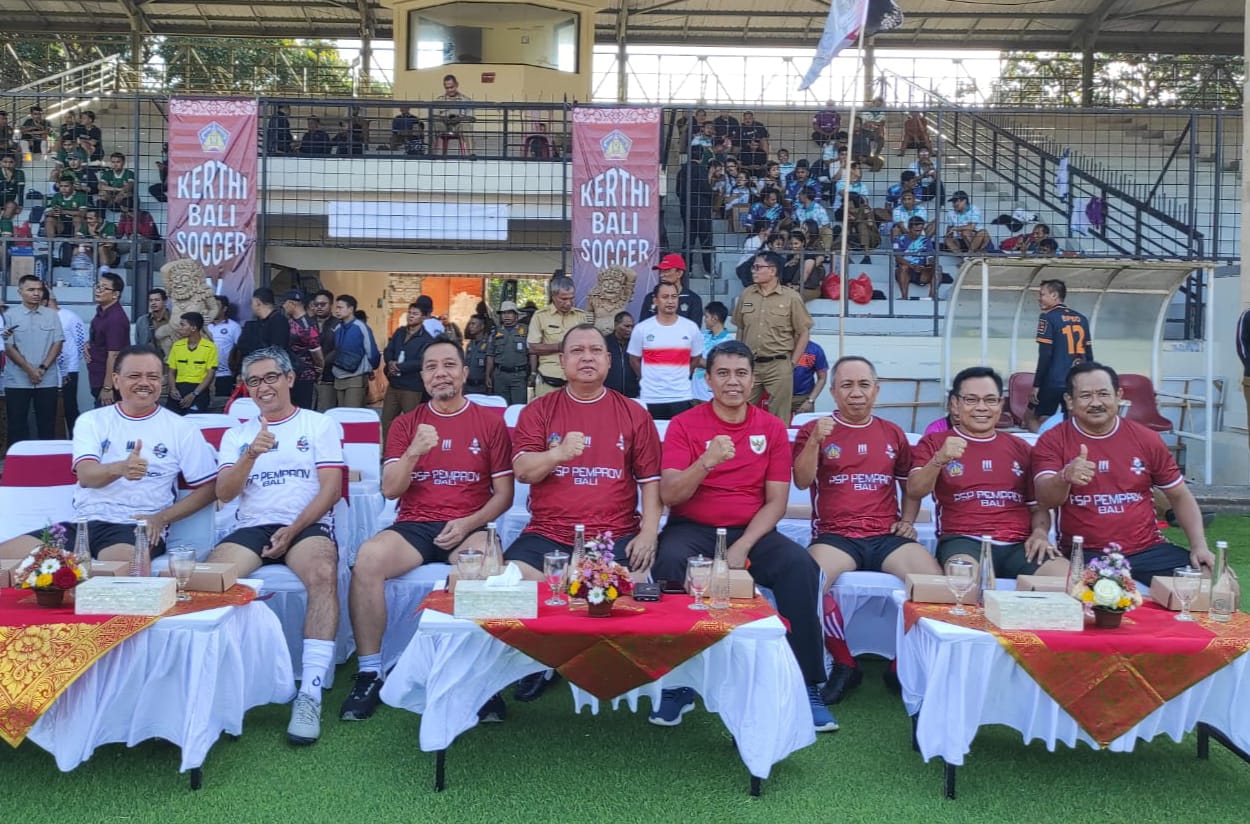 Kadis PMA Hadiri Penutupan Turnamen Mini Soccer dan Laga Eksekutif Match Kepala Perangkat Daerah