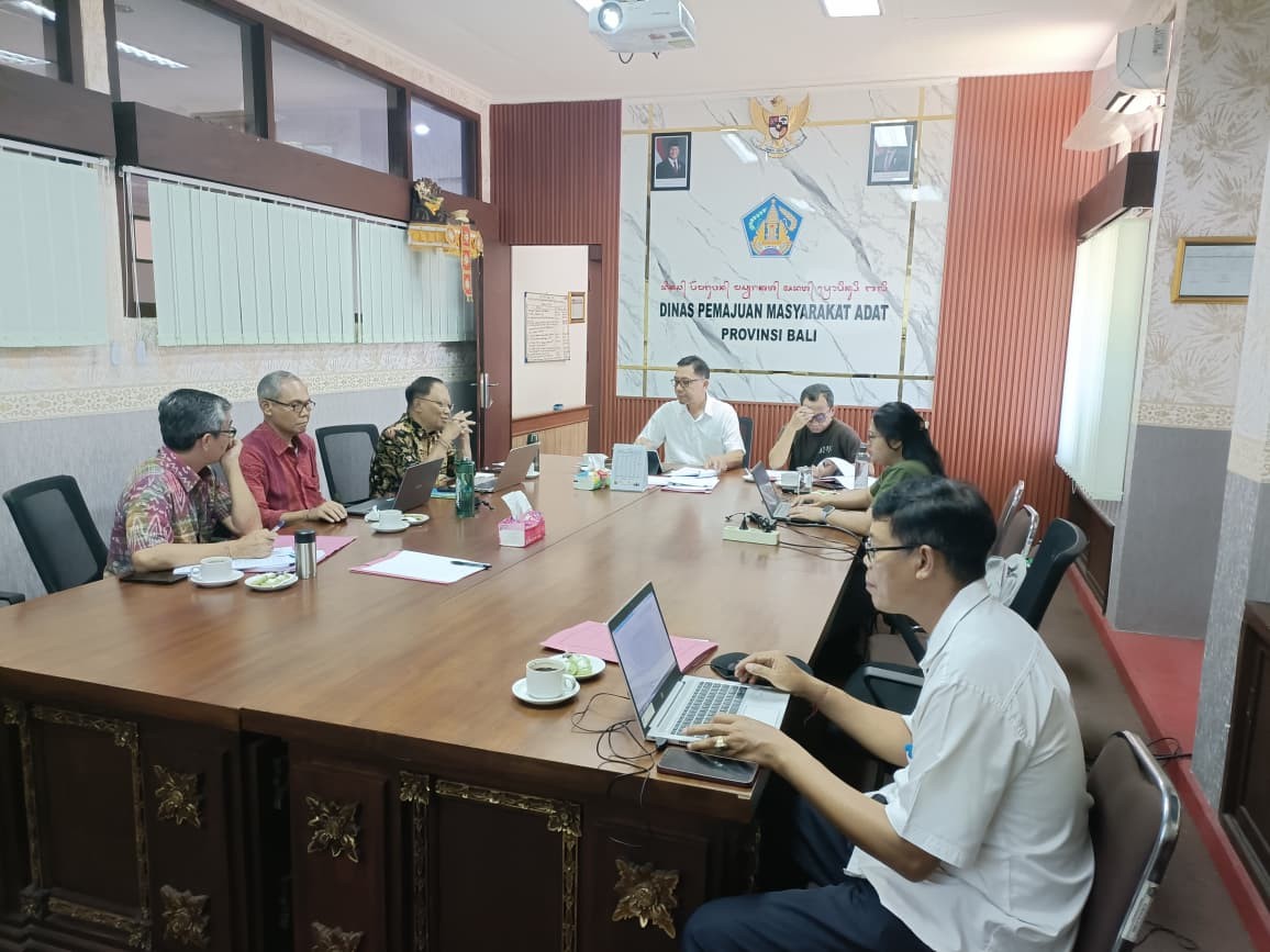 Kadis DPMA Pimpin Rapat Pembahasan Raperda tentang LPD