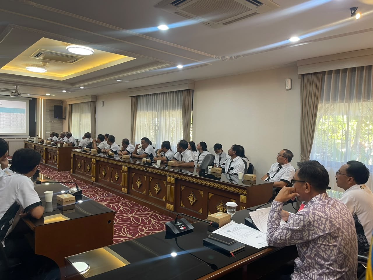 Kadis PMA Berikan Pengarahan kepada Pegawai LPLPD se-Bali
